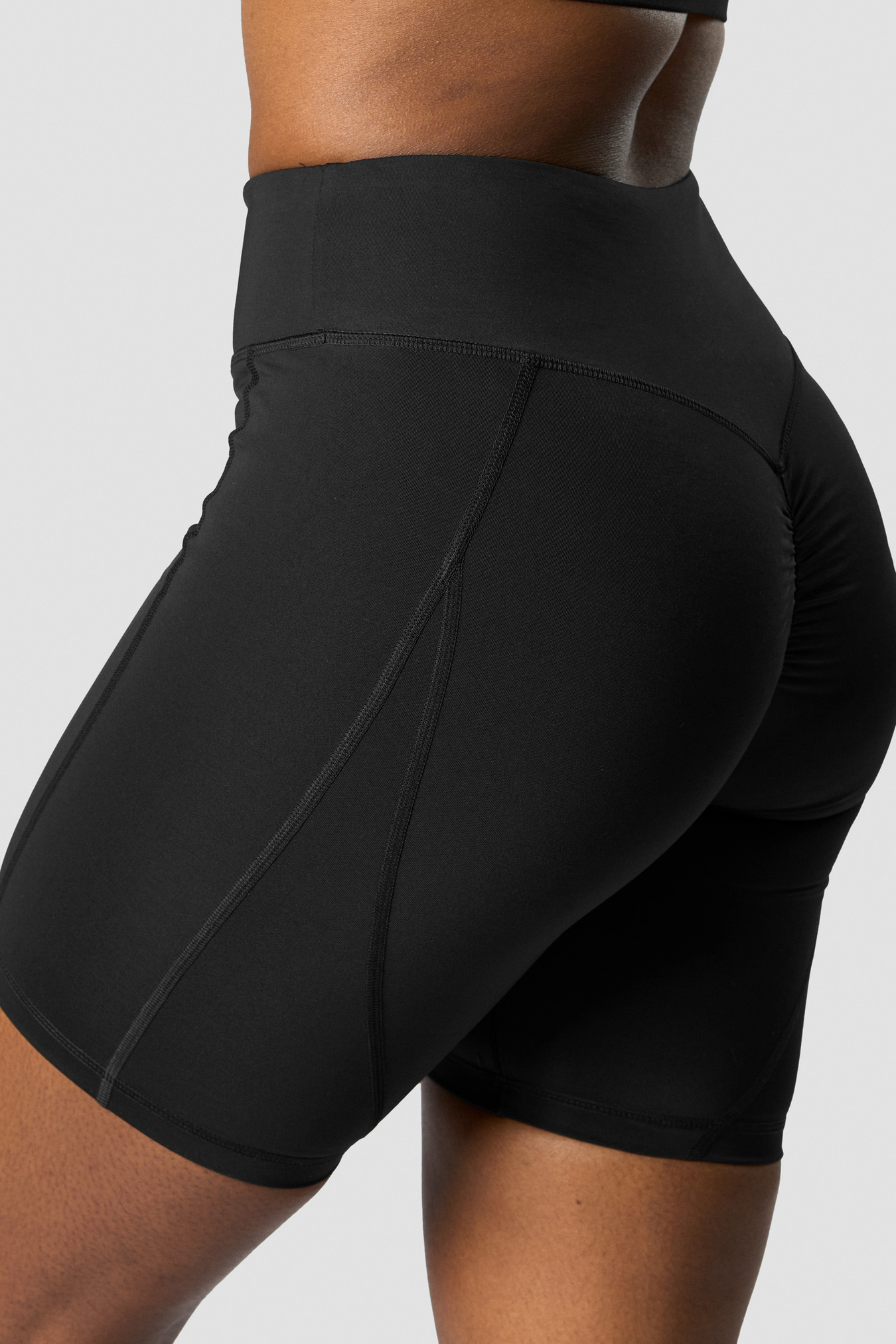 Scrunch V-shape pocket biker shorts Black - imagen 3