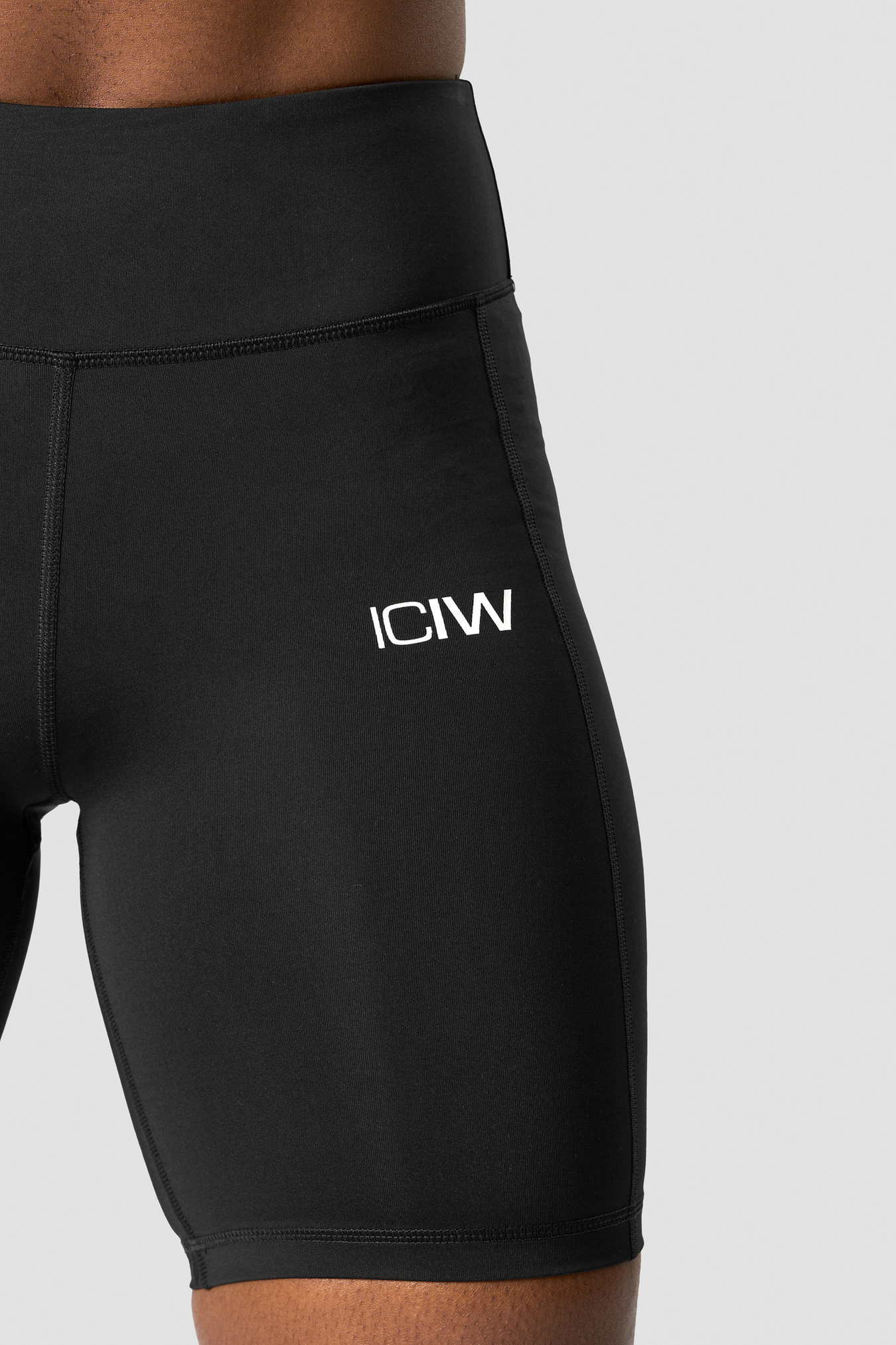 Scrunch V-shape pocket biker shorts Black - imagen 4