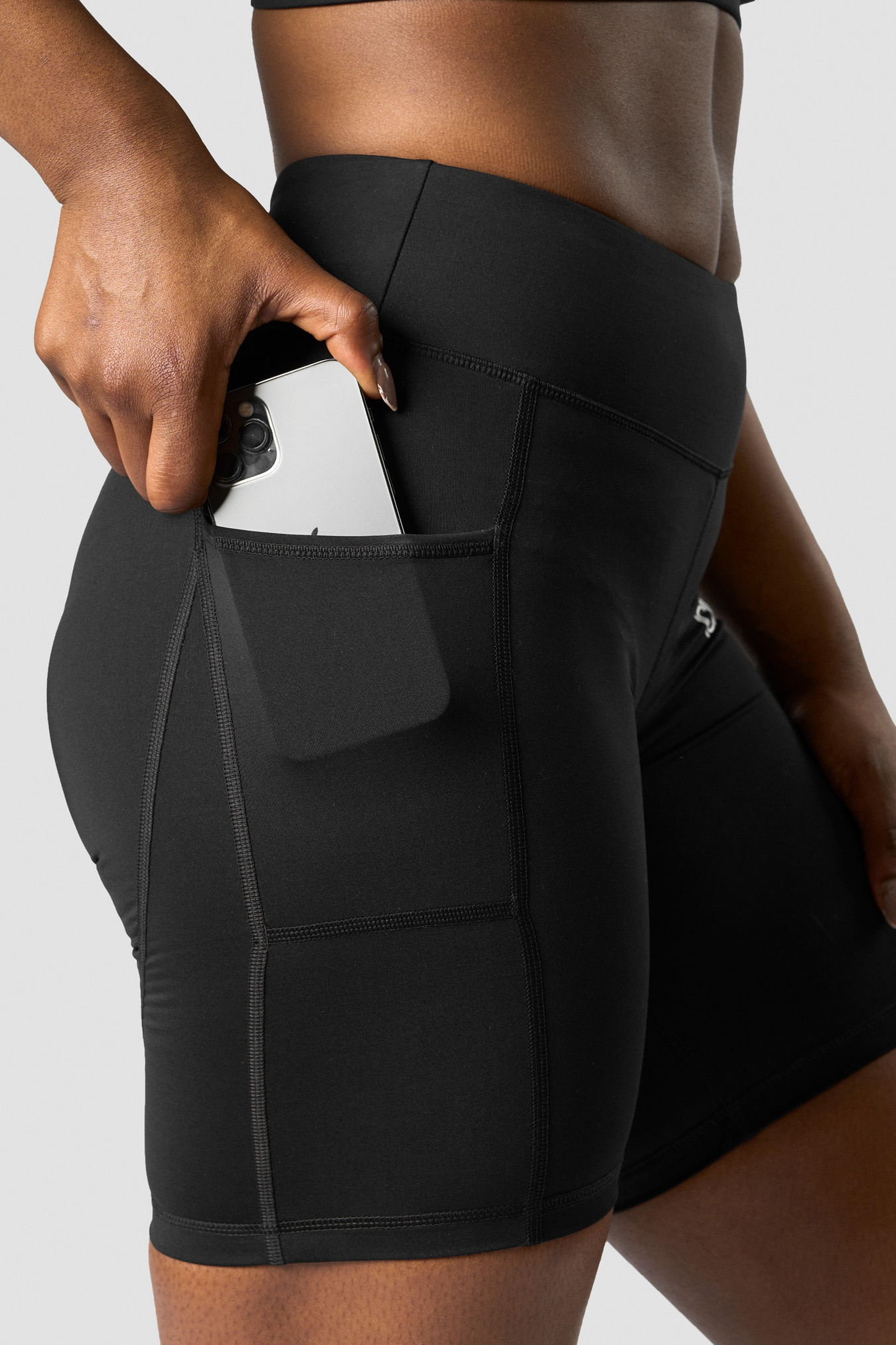 Scrunch V-shape pocket biker shorts Black - imagen 5