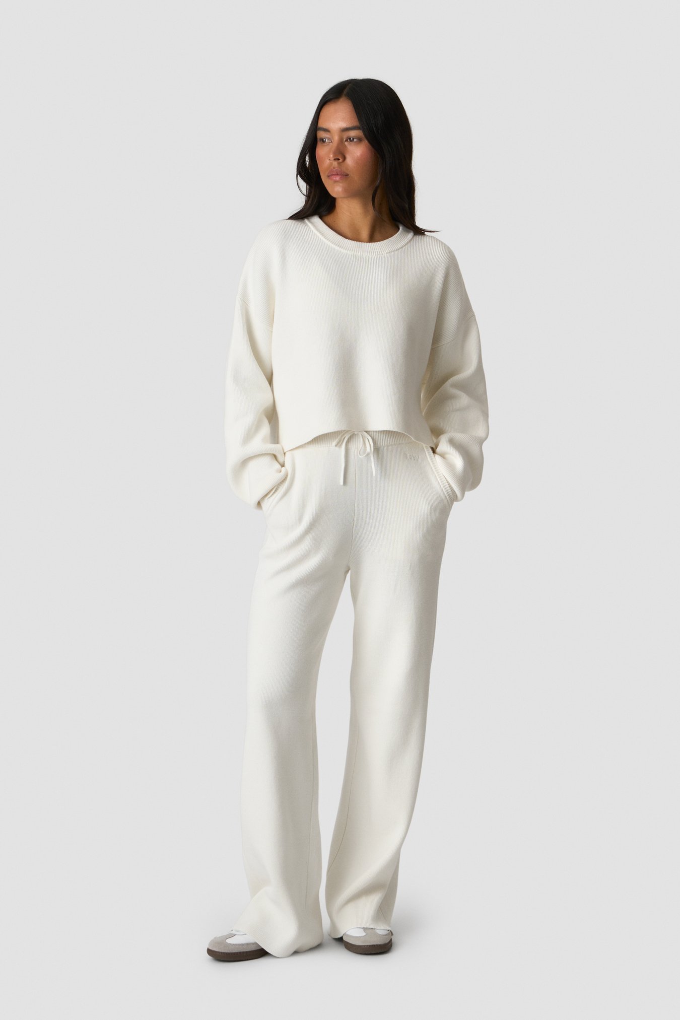 Soft Knit Oversized Cropped Crewneck White - Bild 5