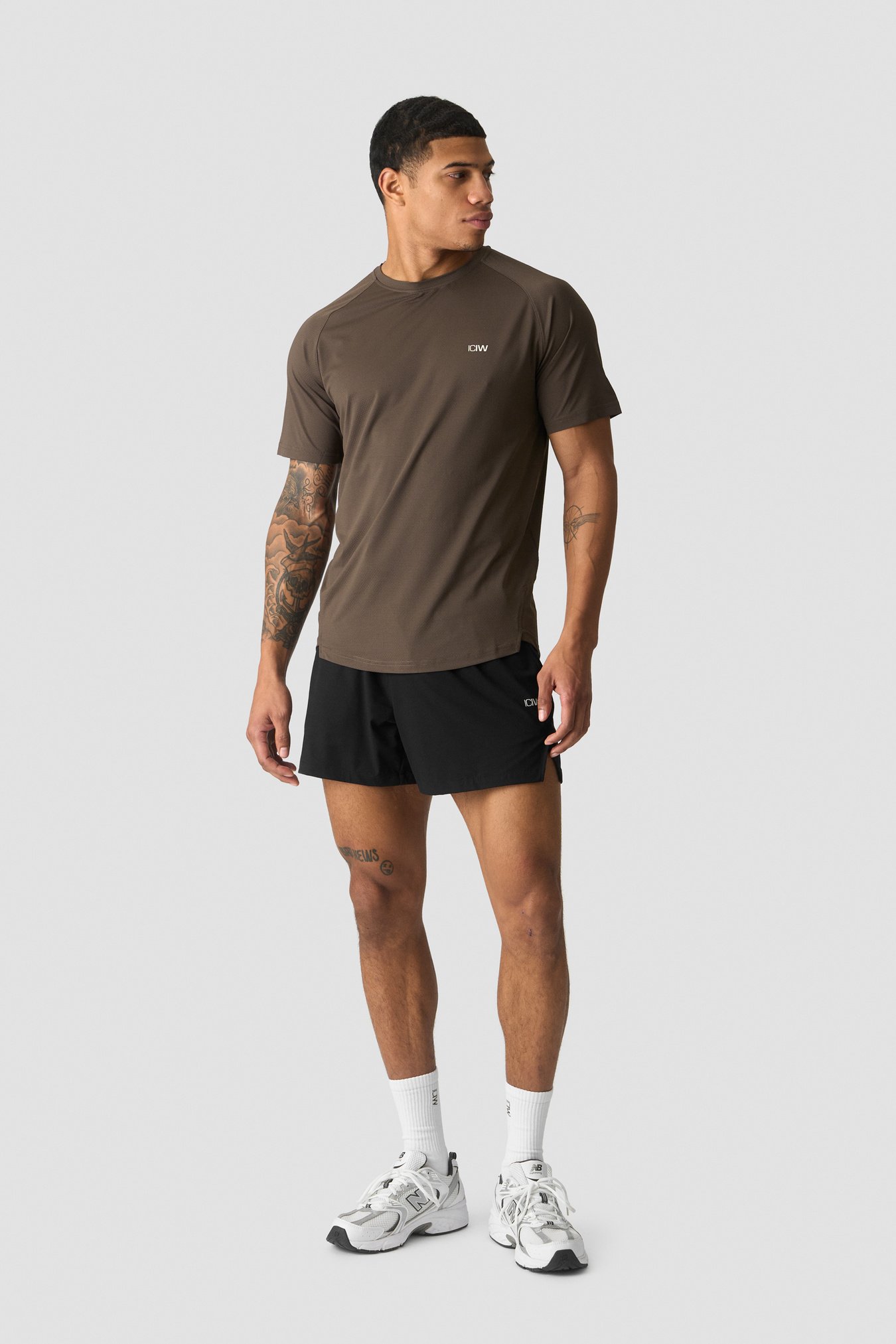 Stride Raglan Mesh T-shirt Men Dark Brown - image 3