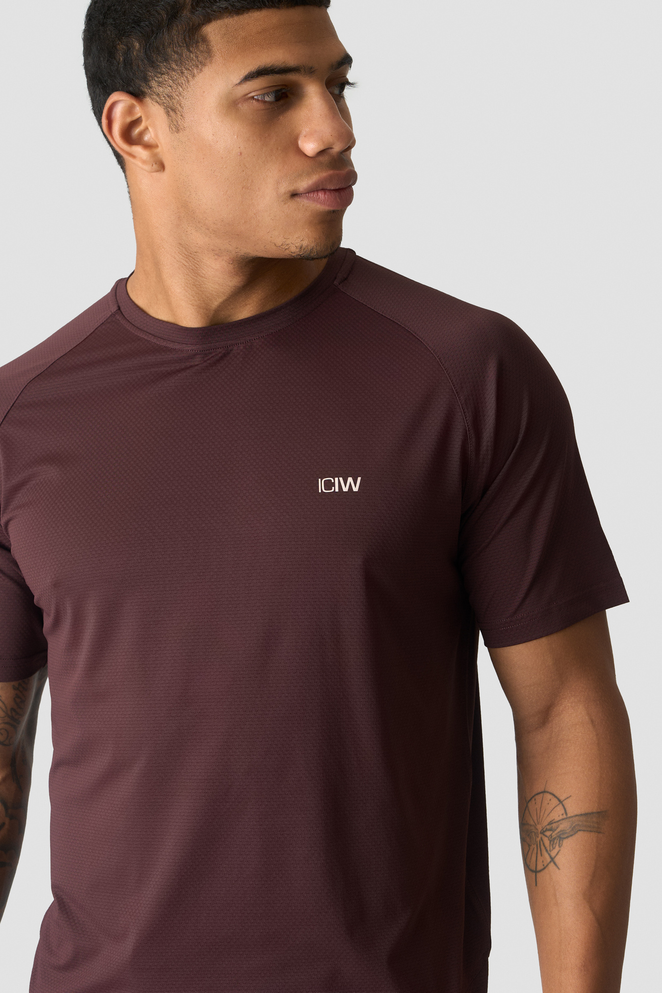 Stride Raglan Mesh T-shirt Men Burgundy - image 2