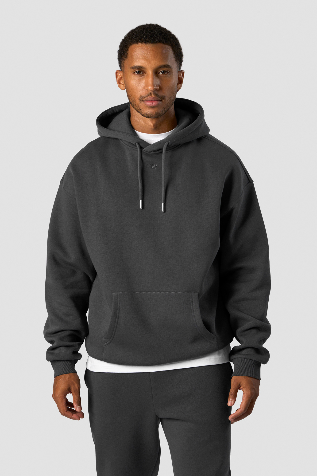 Everyday Relaxed Hoodie Center Logo Men Dark Grey - immagine $