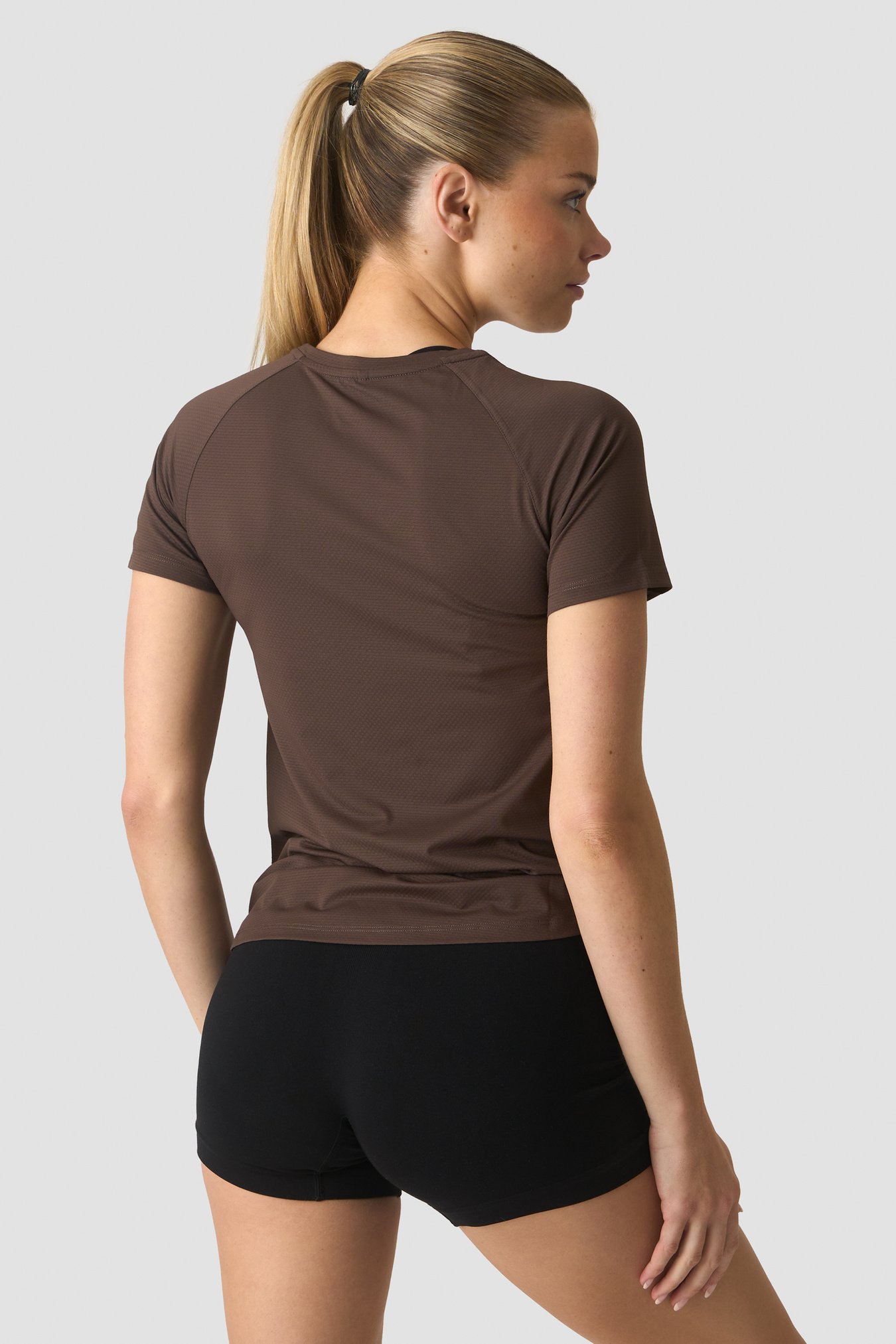 Stride Mesh T-shirt Wmn Dark Brown - bilde 3