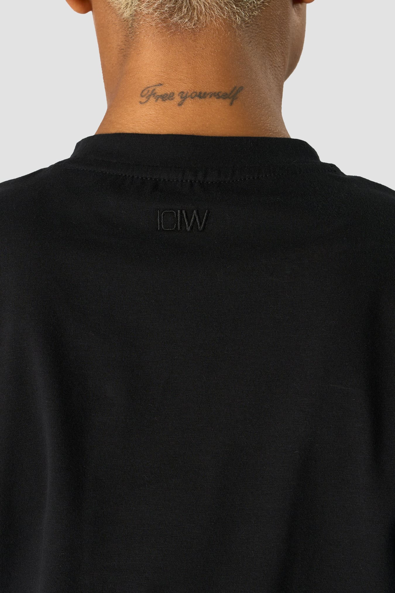 Everyday Cotton Cropped T-shirt Black - Bild 3