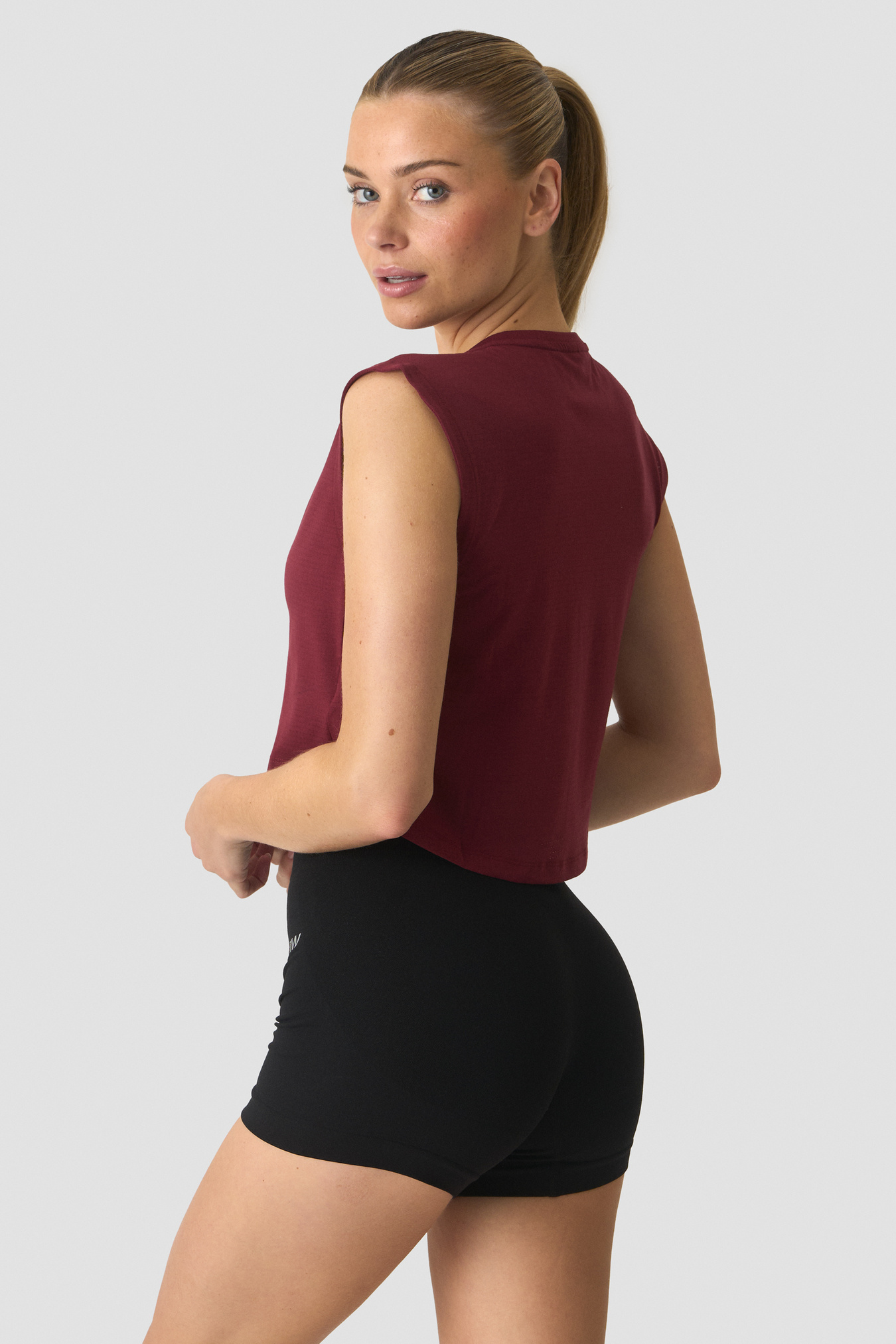 Stride Cropped Tank Wmn Burgundy - imagen 3