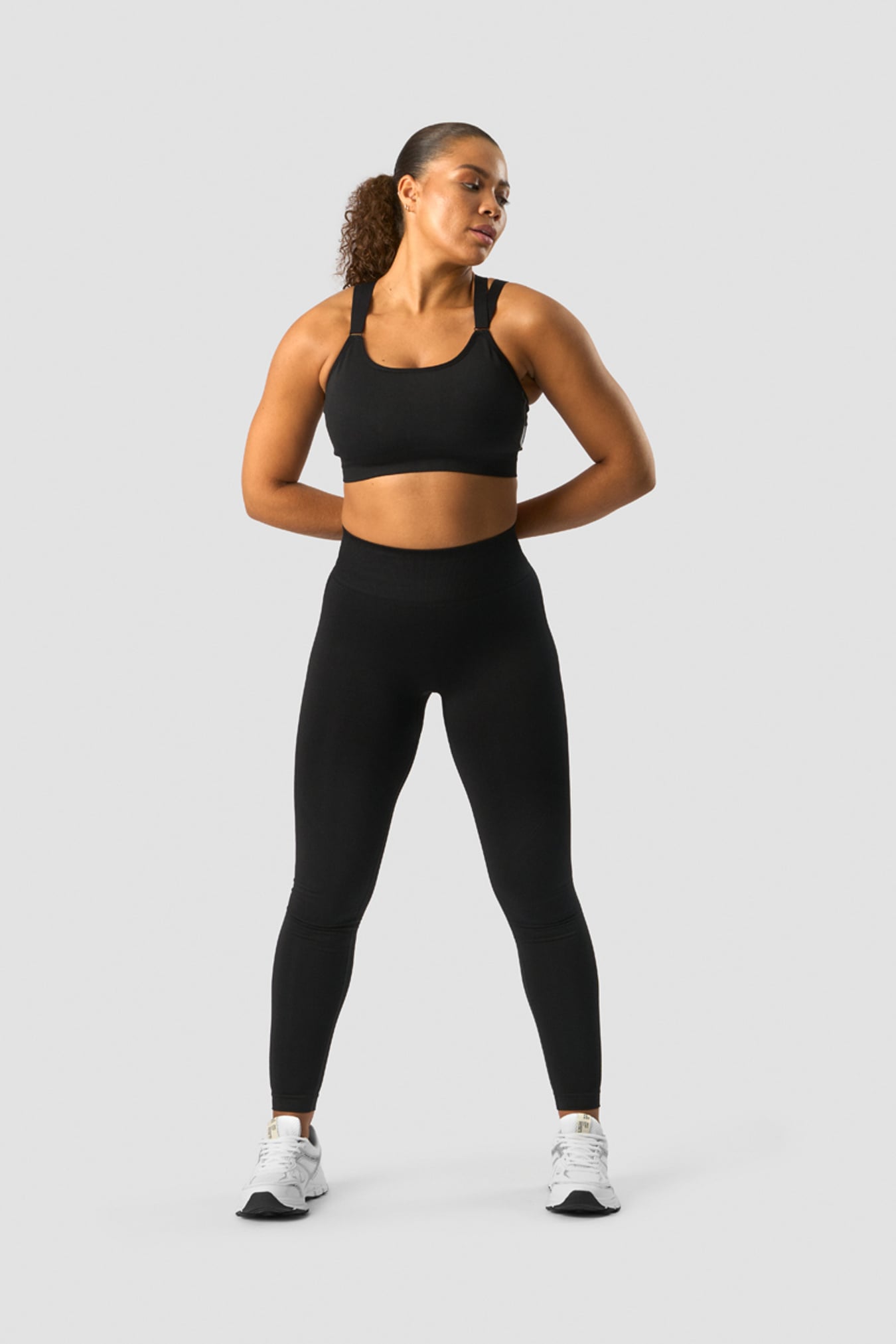 Deluxe Seamless Adjustable Sports Bra Black - image 5
