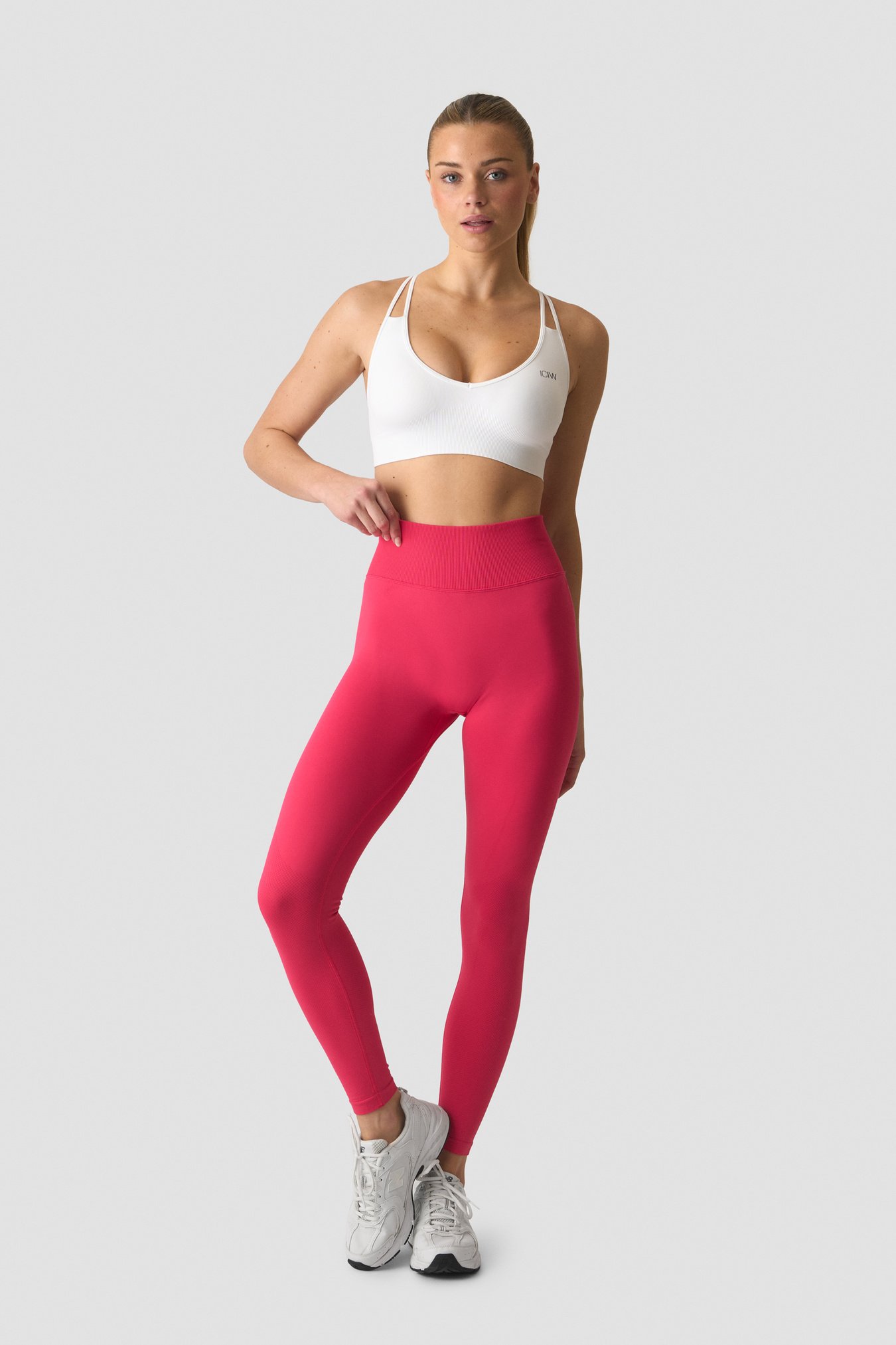Define Seamless V-shape Tights Hot Pink - image 4