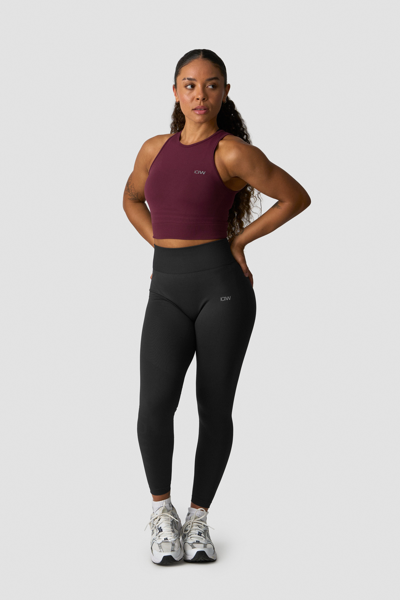 Define Seamless Cropped Tank Top Dark Mahogany - imagen 2