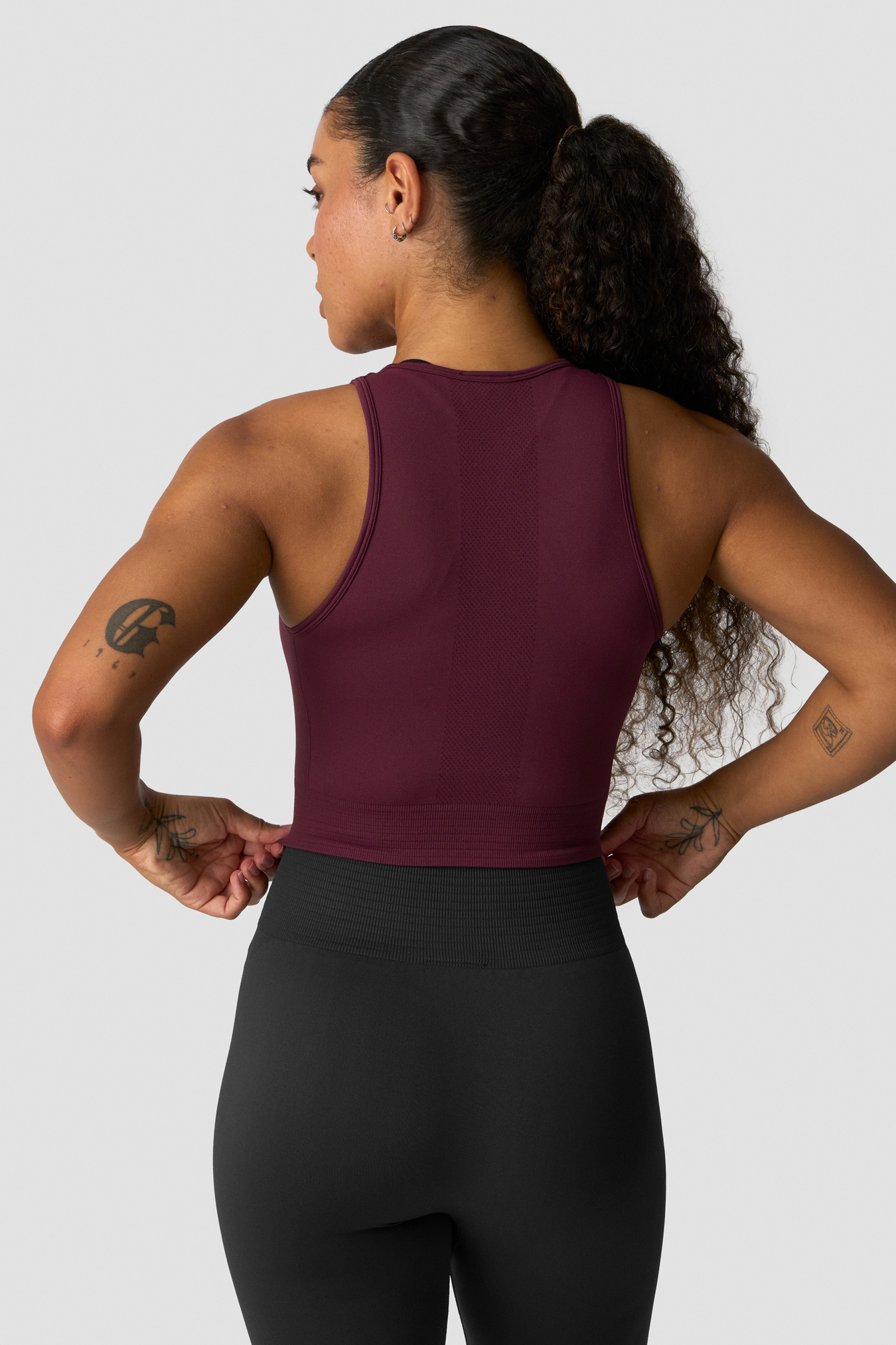 Define Seamless Cropped Tank Top Dark Mahogany - imagen 1