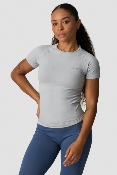 
                    Define Seamless T-shirt Light Grey
                    
                  