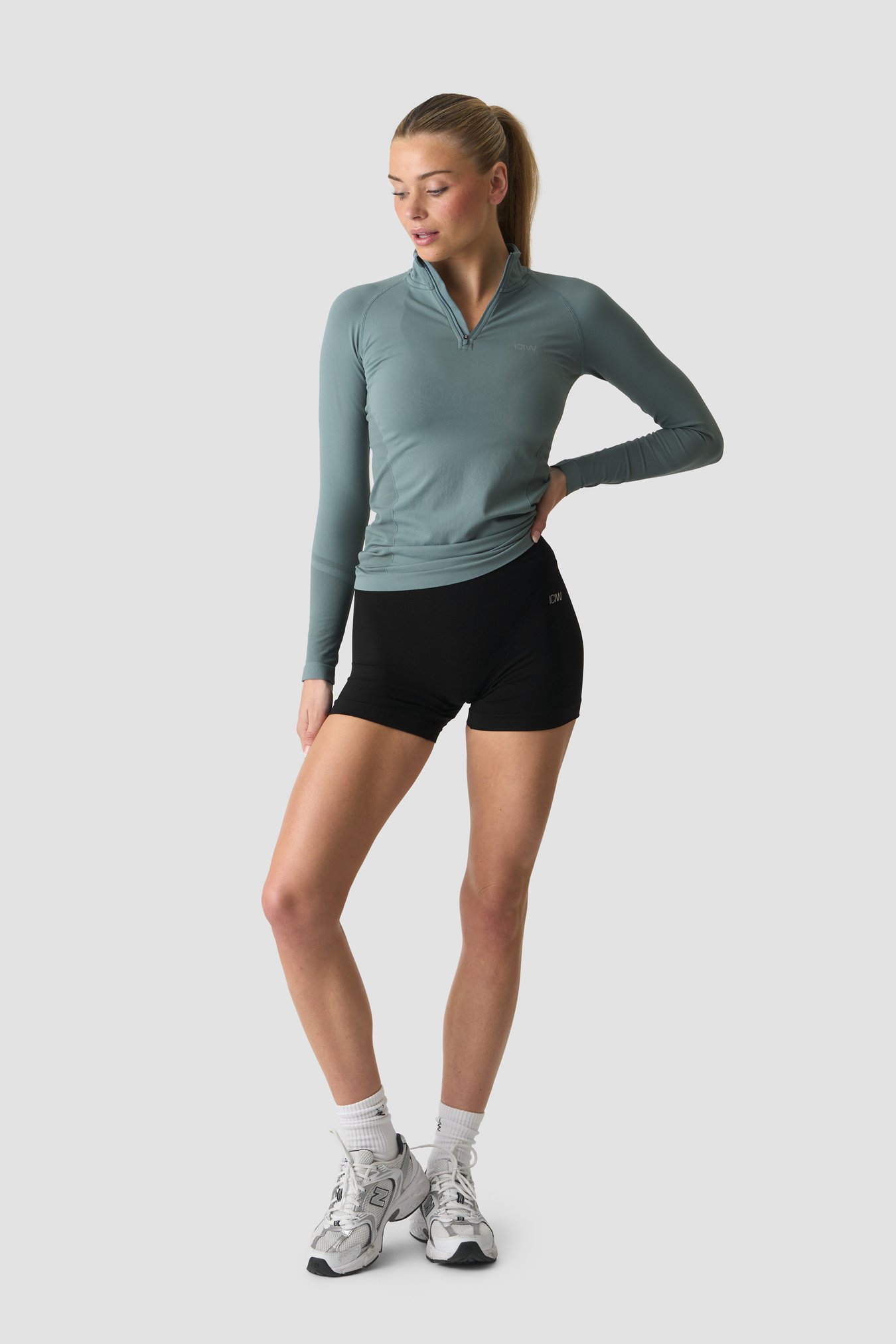 Define Seamless 1/4 Zip Grey/Green - image 5