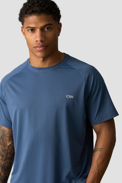 
                    Stride Raglan T-shirt Dusty Twilight Blue
                    
                  