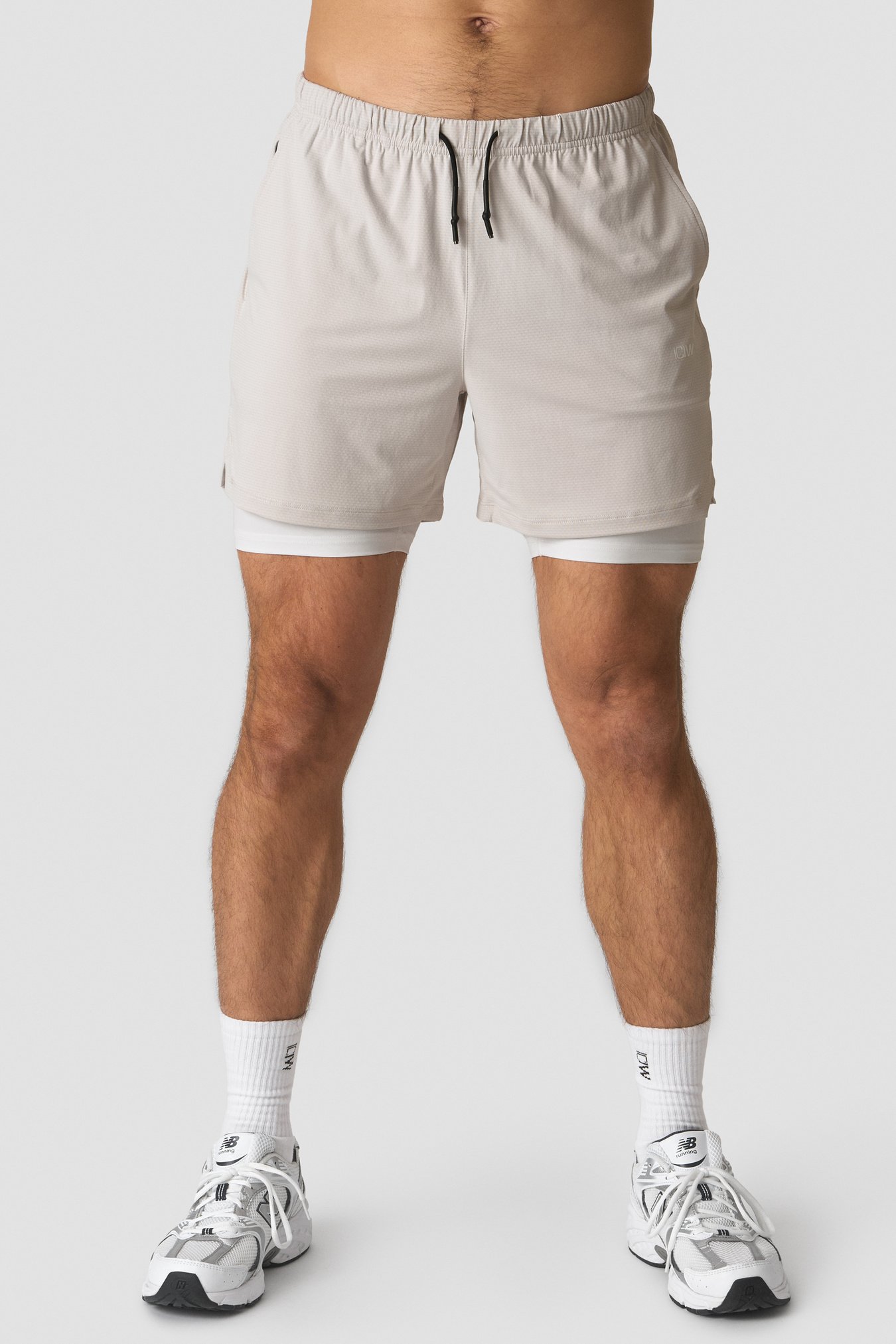 Stride 2-in-1 Shorts Light Dusty Beige - bild 0