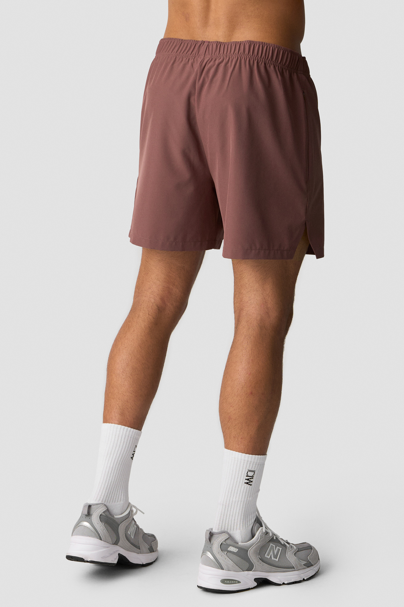 Essential Cardio 5'' Shorts Auburn Brown - image 2