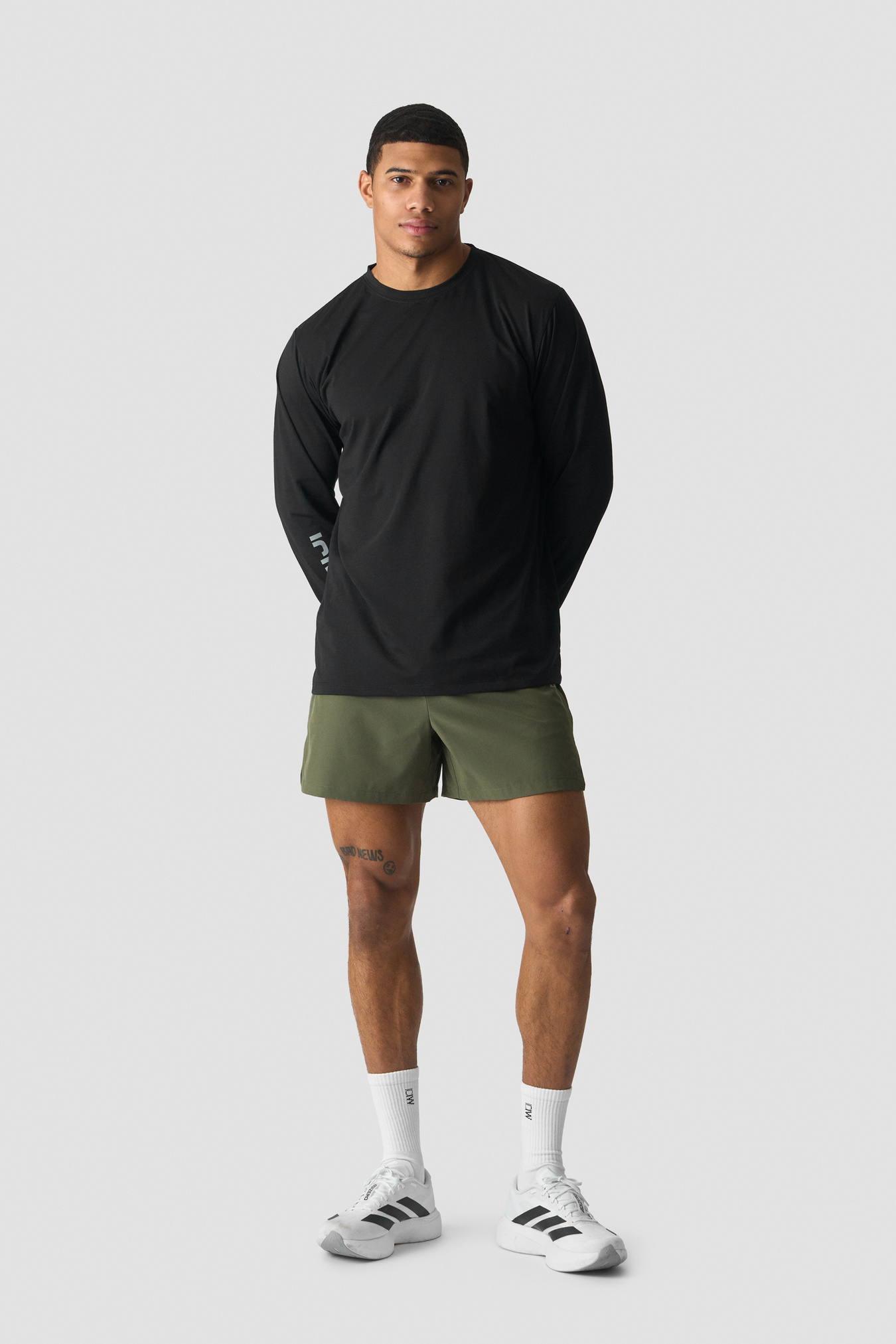 Essential Cardio 5'' Shorts Dark Khaki Green - image 4