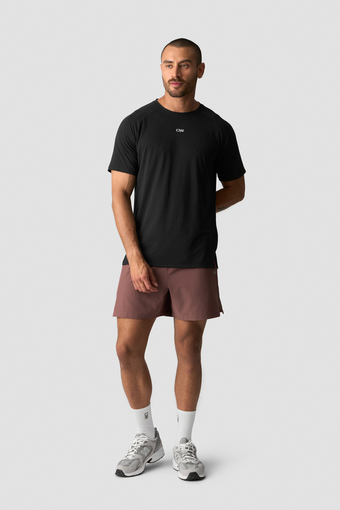 Essential Cardio 5'' Shorts Auburn Brown - image 5