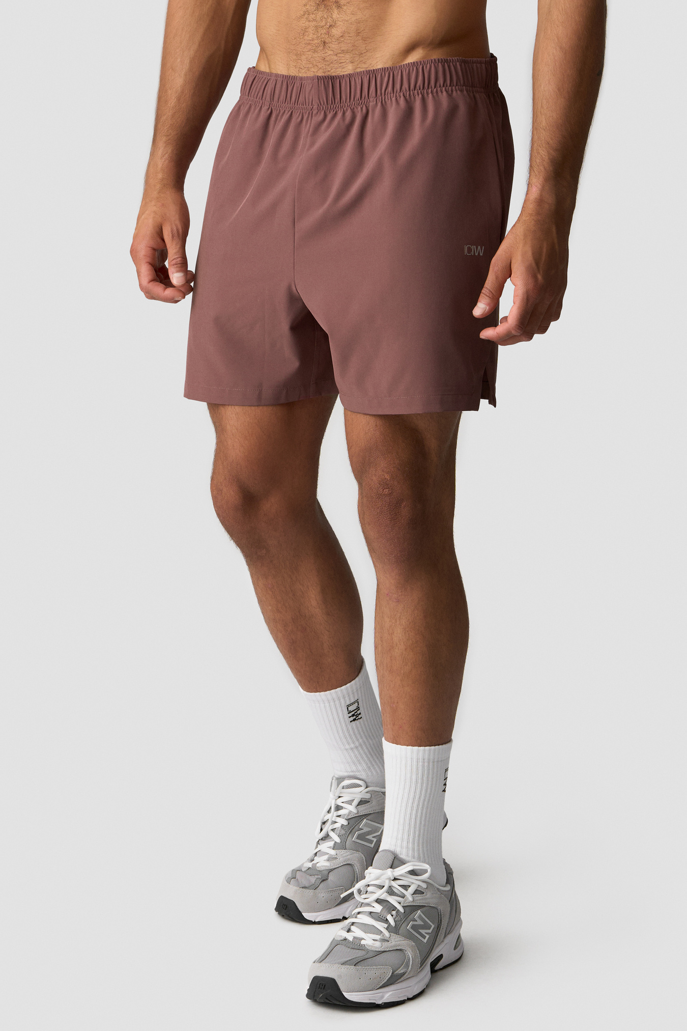Essential Cardio 5'' Shorts Auburn Brown - image 1