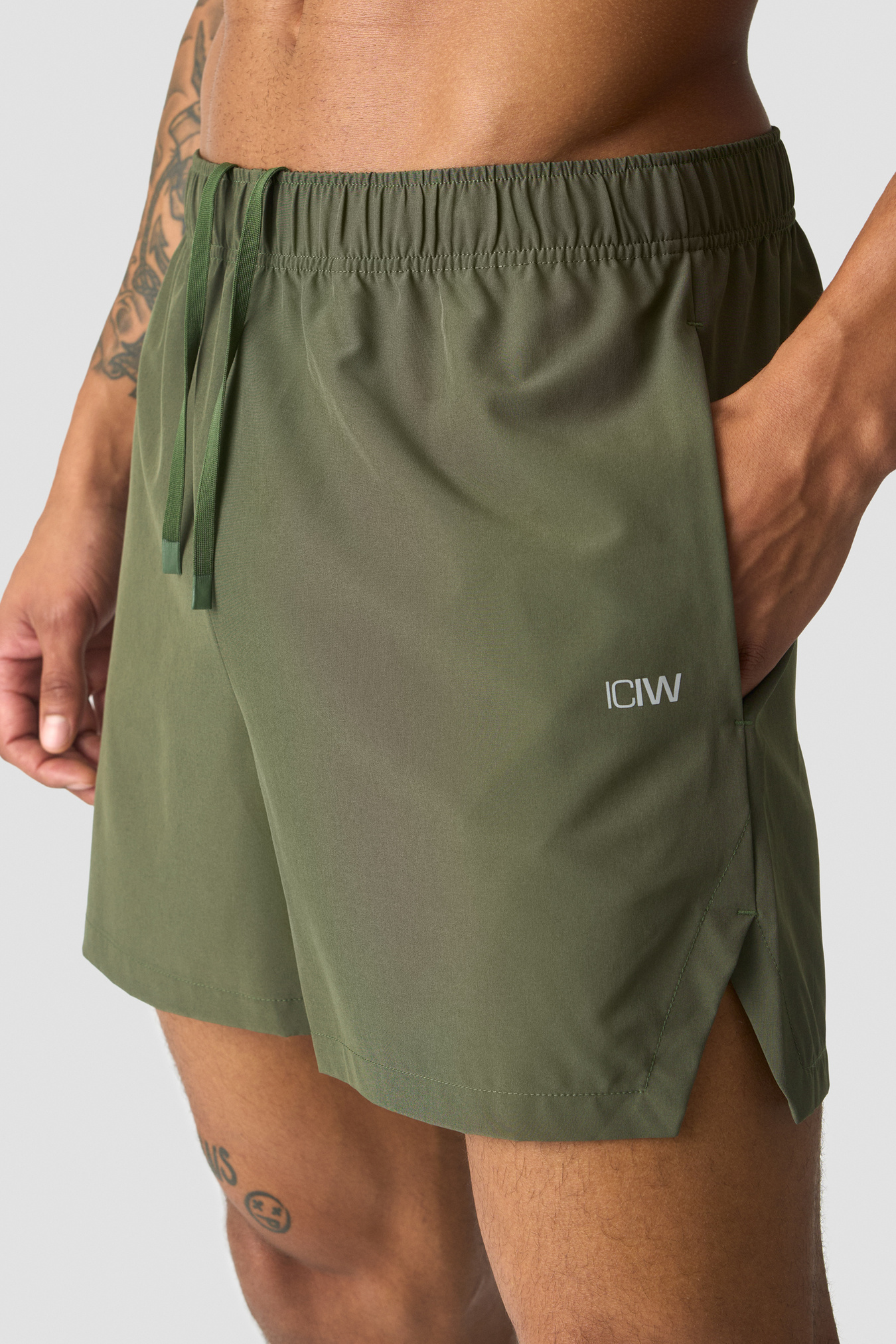 Essential Cardio 5'' Shorts Dark Khaki Green - image 3