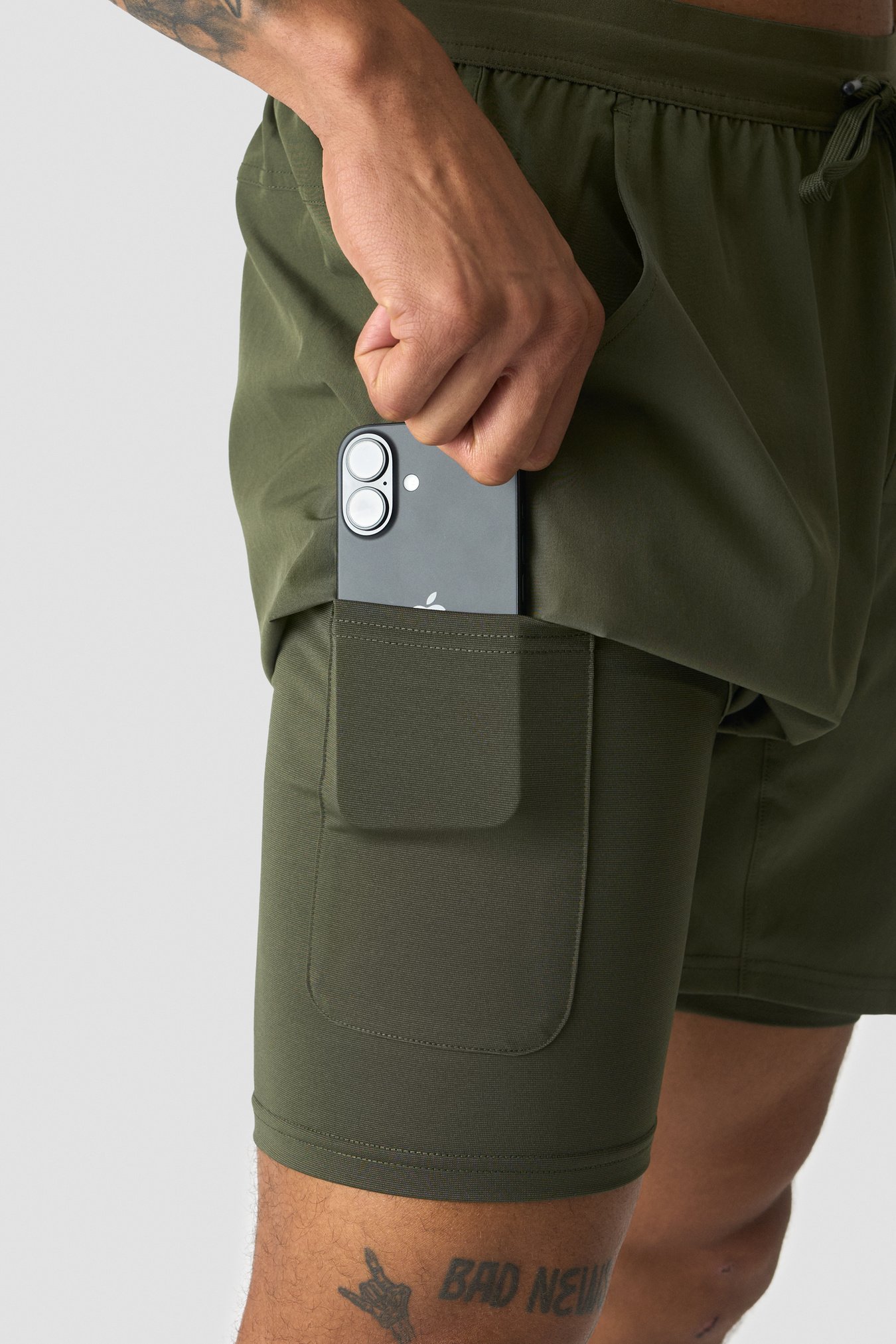 Workout 2-in-1 Shorts Dark Khaki Green - bild 5