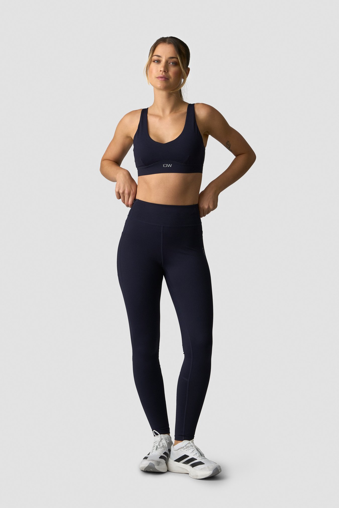 Essential Mid Support Sports Bra Navy - Bild 3