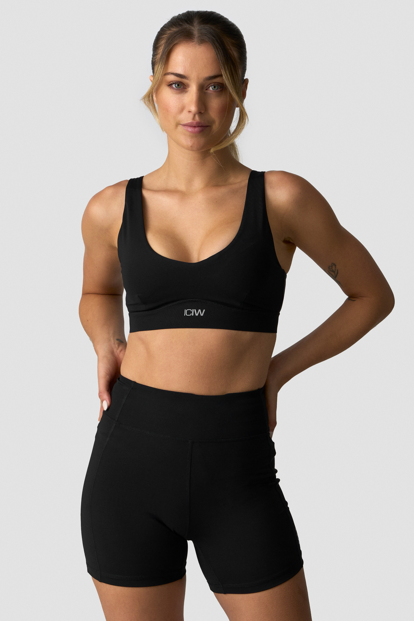 Essential Mid Support Sports Bra Black - Bild 2