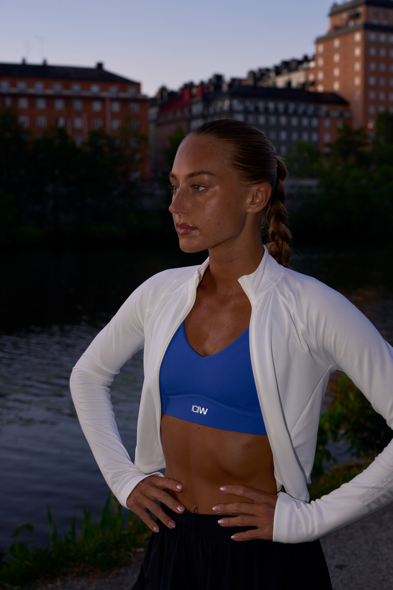 Essential Mid Support Sports Bra Virtual Blue - Bild 4
