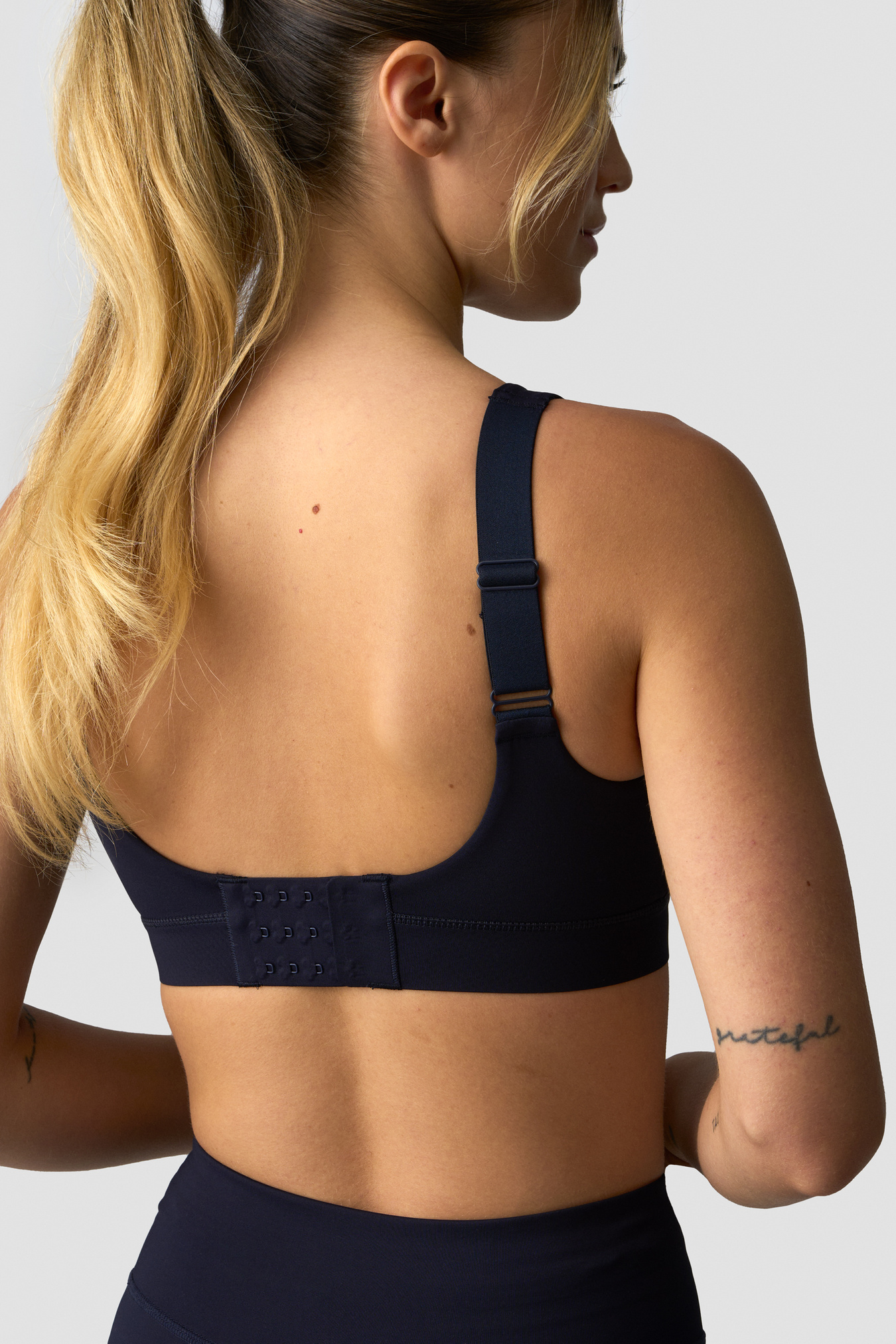 Essential Mid Support Sports Bra Navy - Bild 1