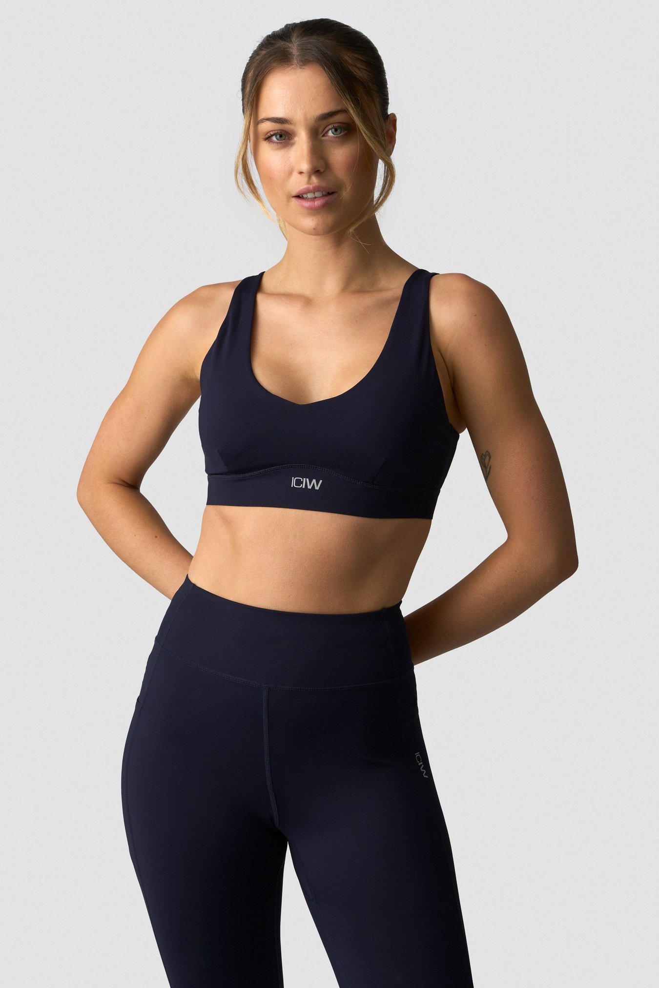Essential Mid Support Sports Bra Navy - Bild 2