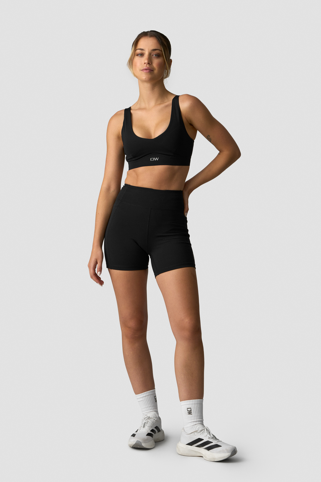 Essential Mid Support Sports Bra Black - Bild 3