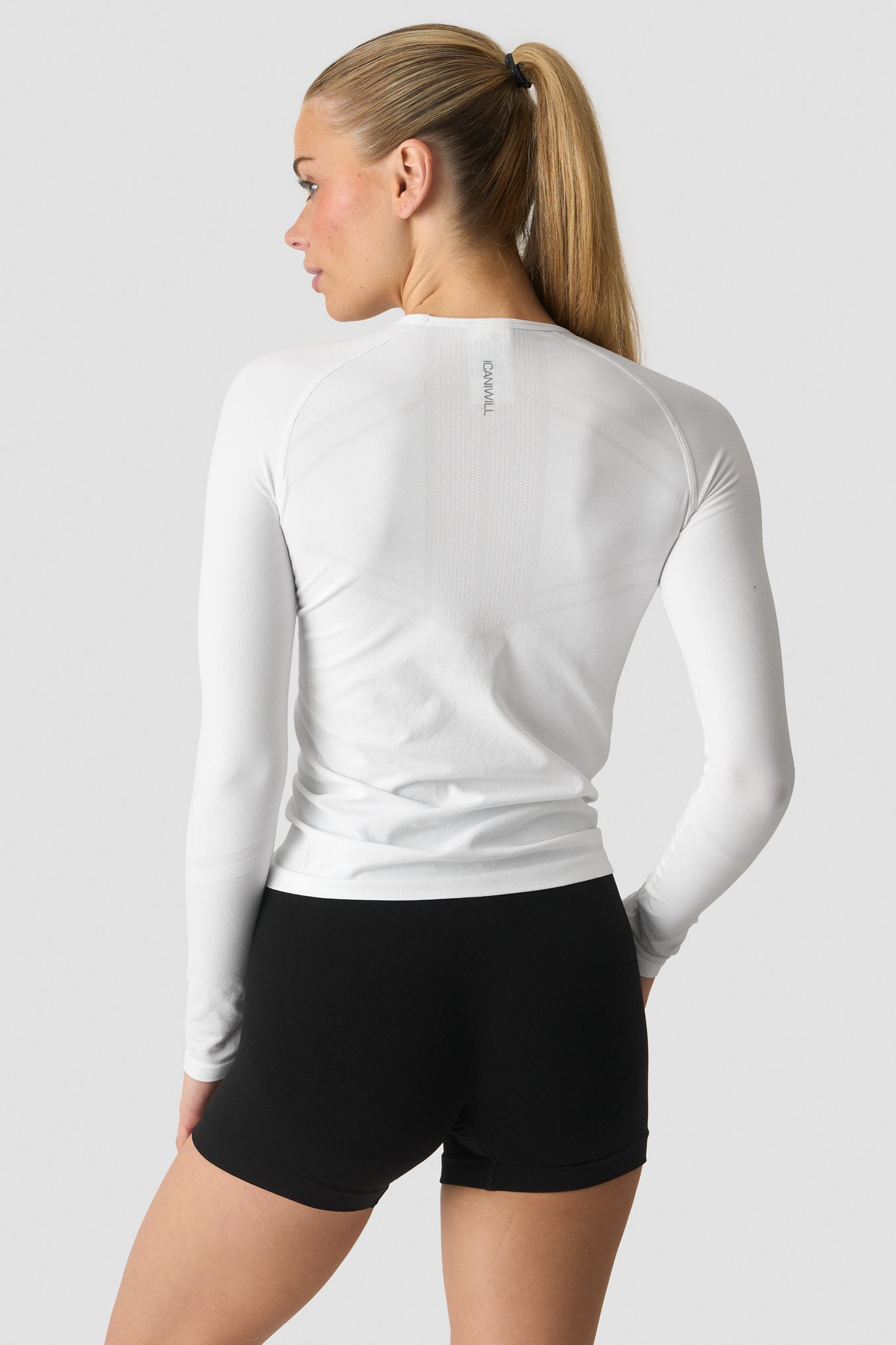 Define Seamless Long Sleeve White - image 2