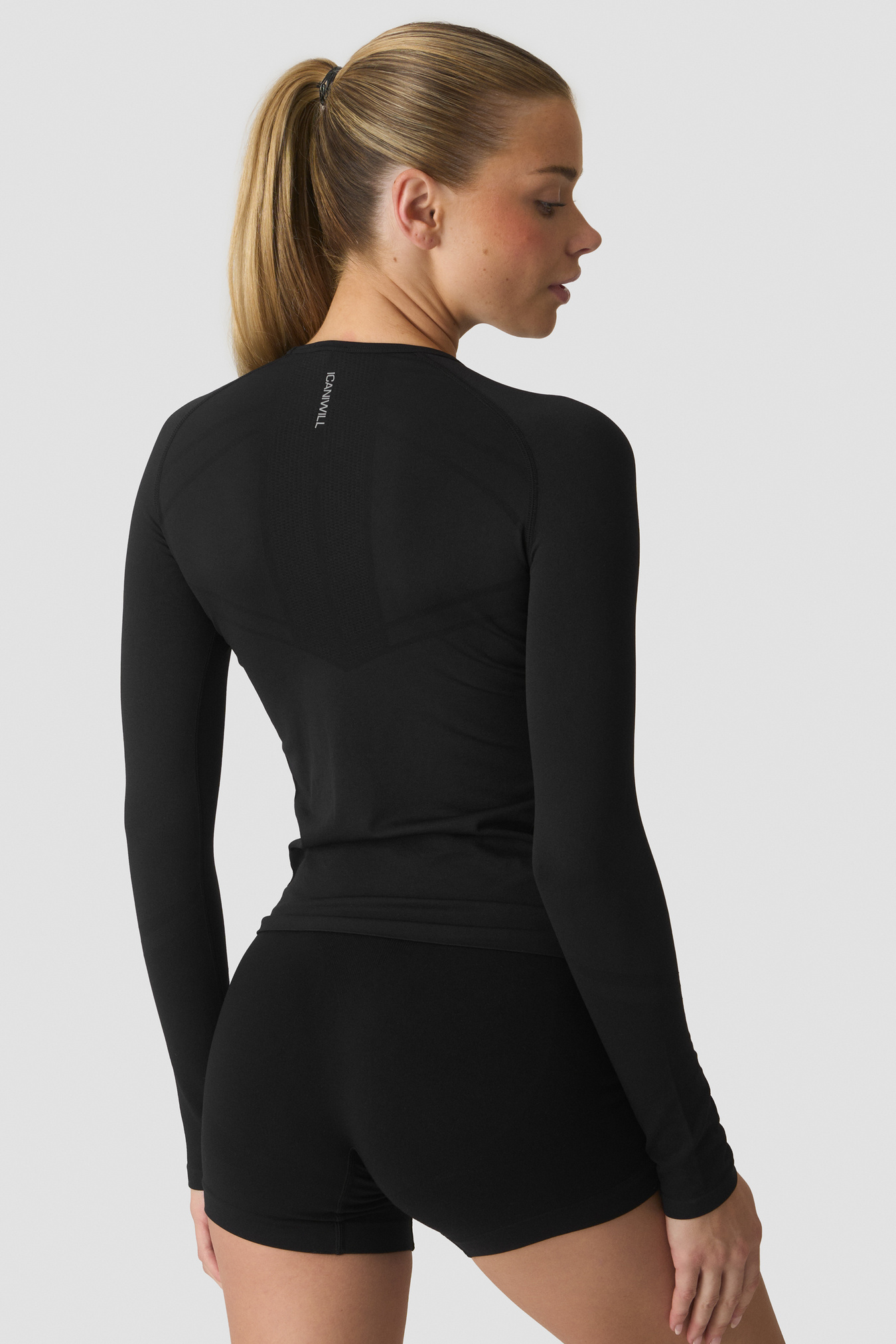 Define Seamless Long Sleeve Black - image 3