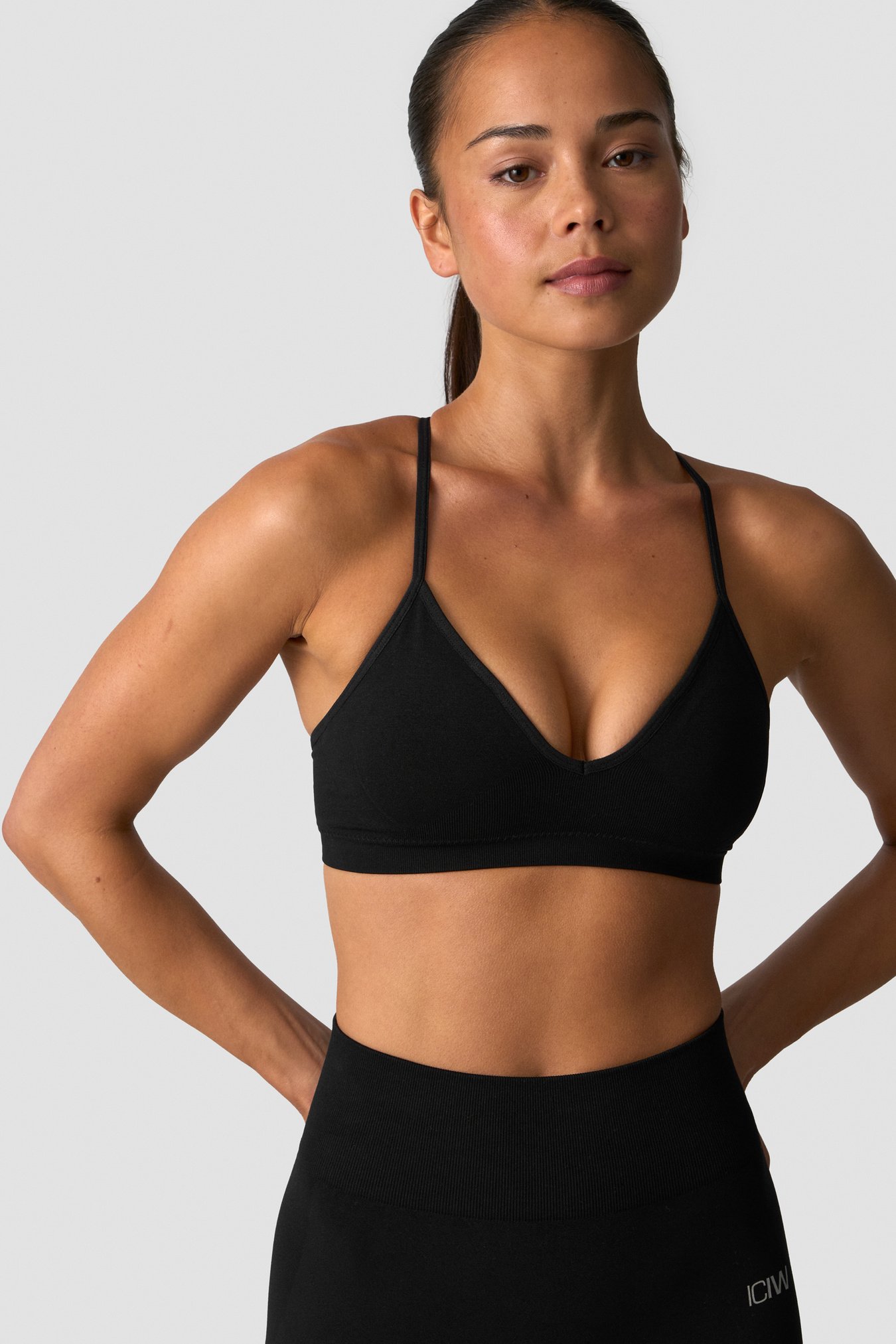 Smooth Seamless Strappy Sports Bra Black - immagine $