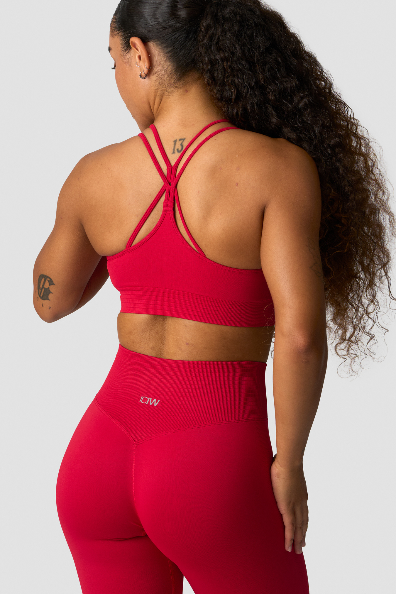 Define Seamless V-neck Sports Bra Red Cherry - bilde 1