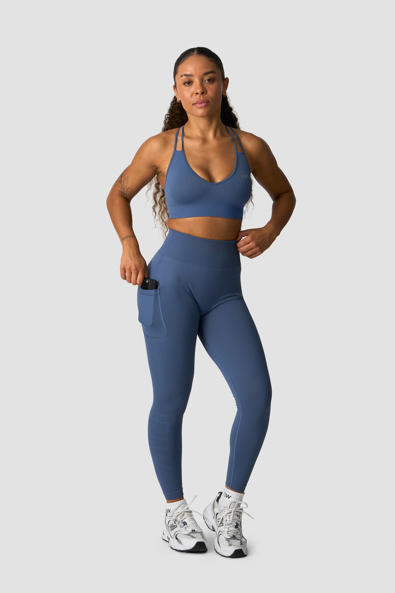 Define Seamless V-neck Sports Bra Dusty Twilight Blue - bilde 2