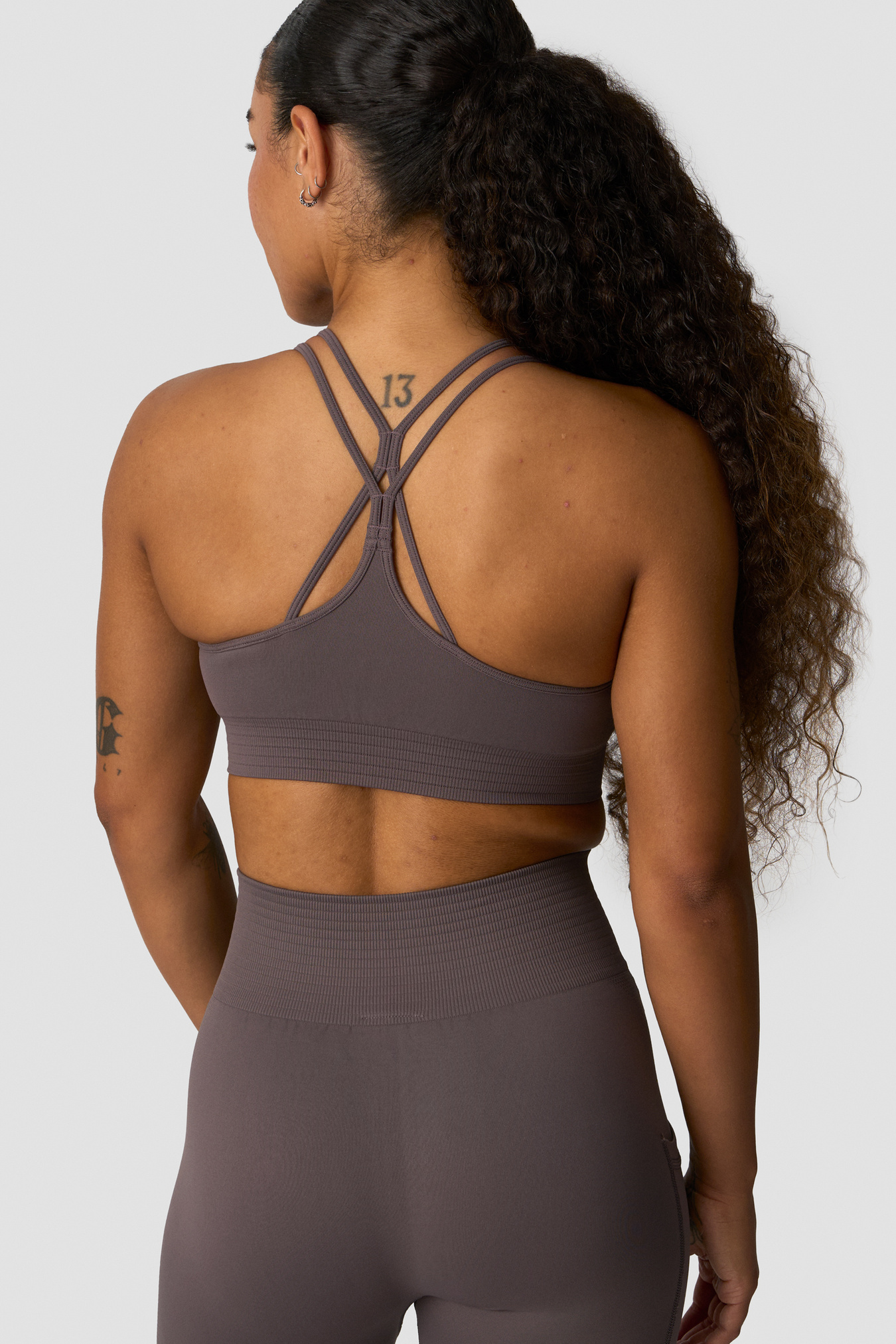 Define Seamless V-neck Sports Bra Dusty Brown - bilde 1