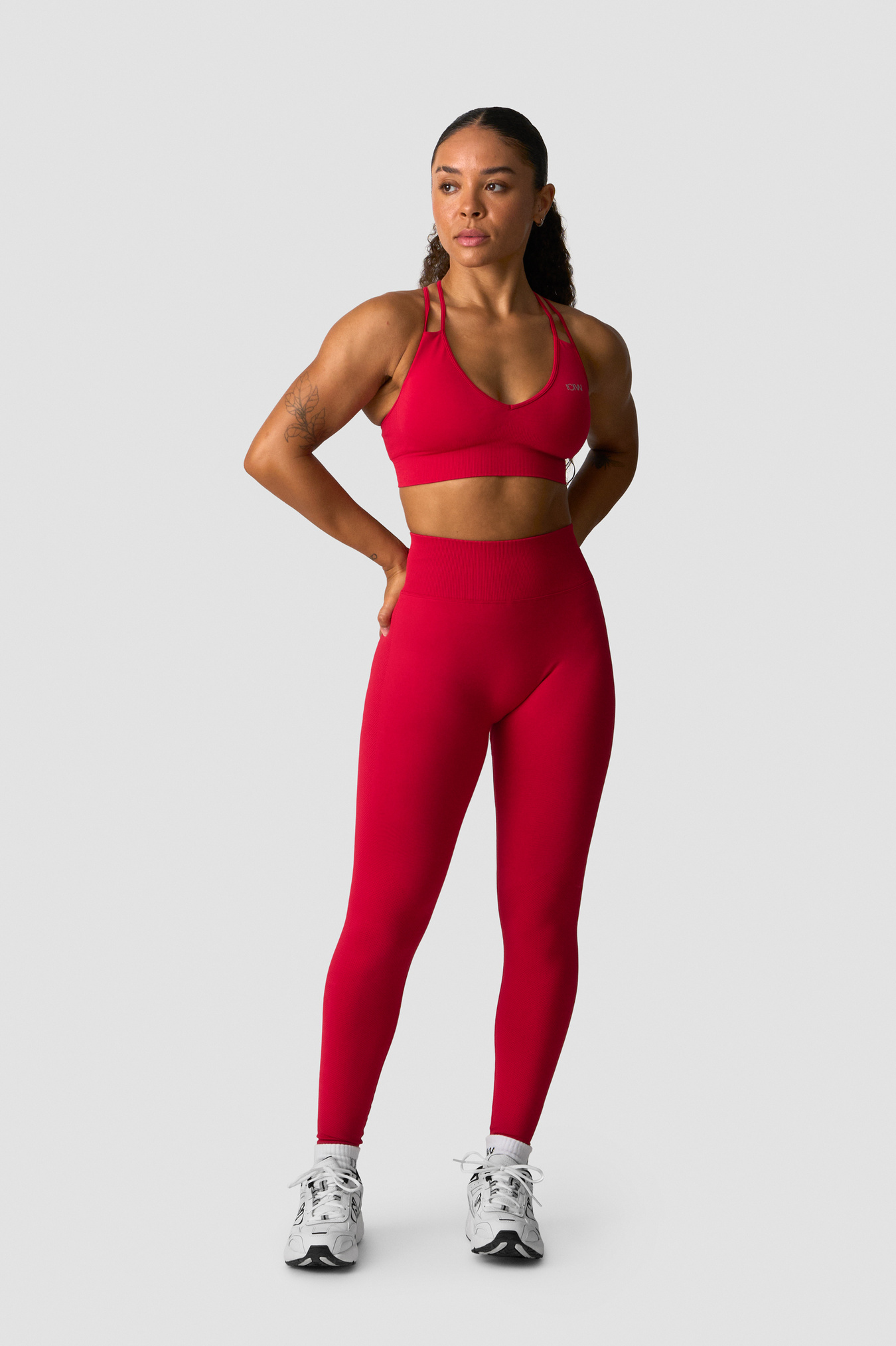 Define Seamless V-neck Sports Bra Red Cherry - bilde 3