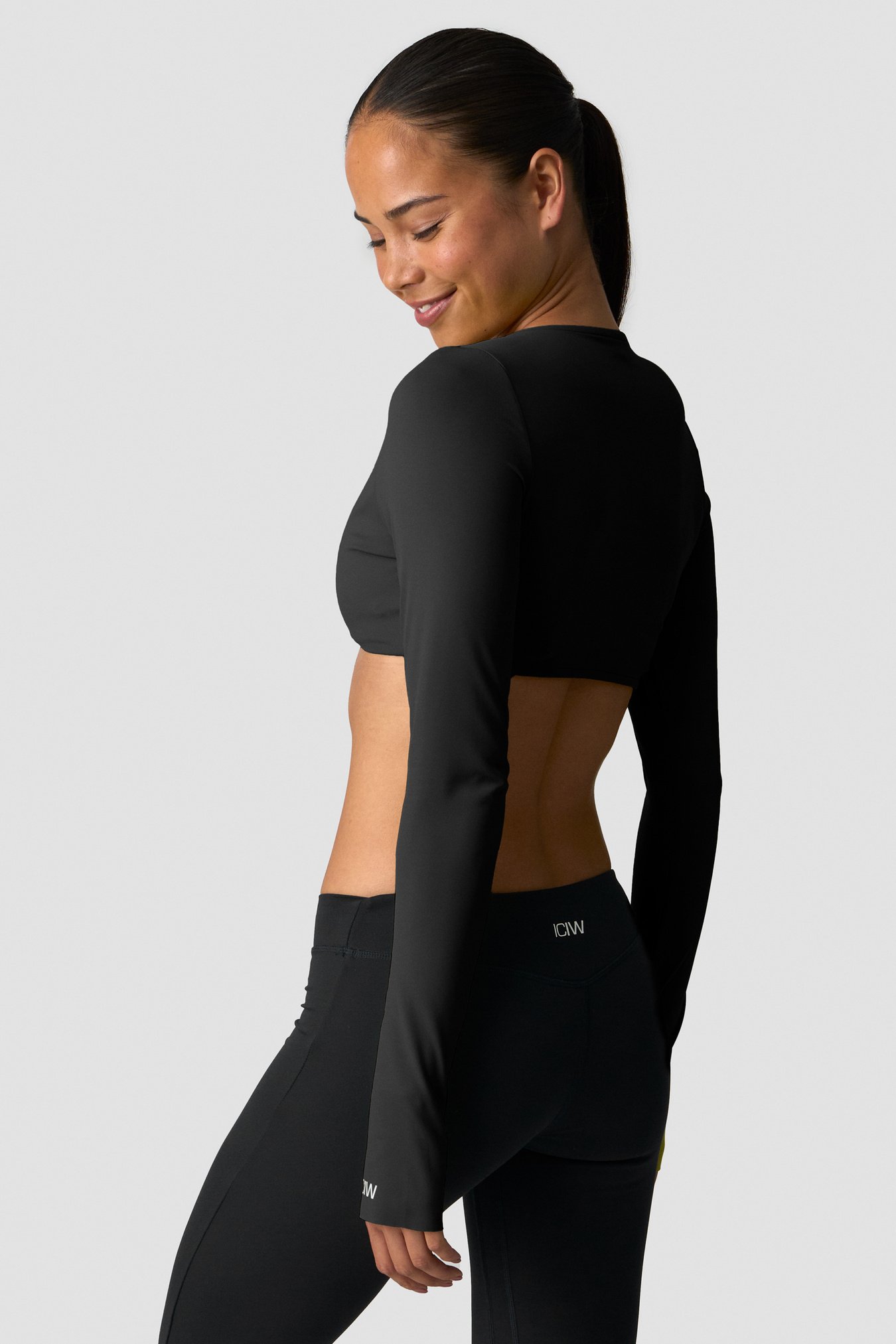 Nimble Twisted Cropped Long Sleeve Black - bild 2