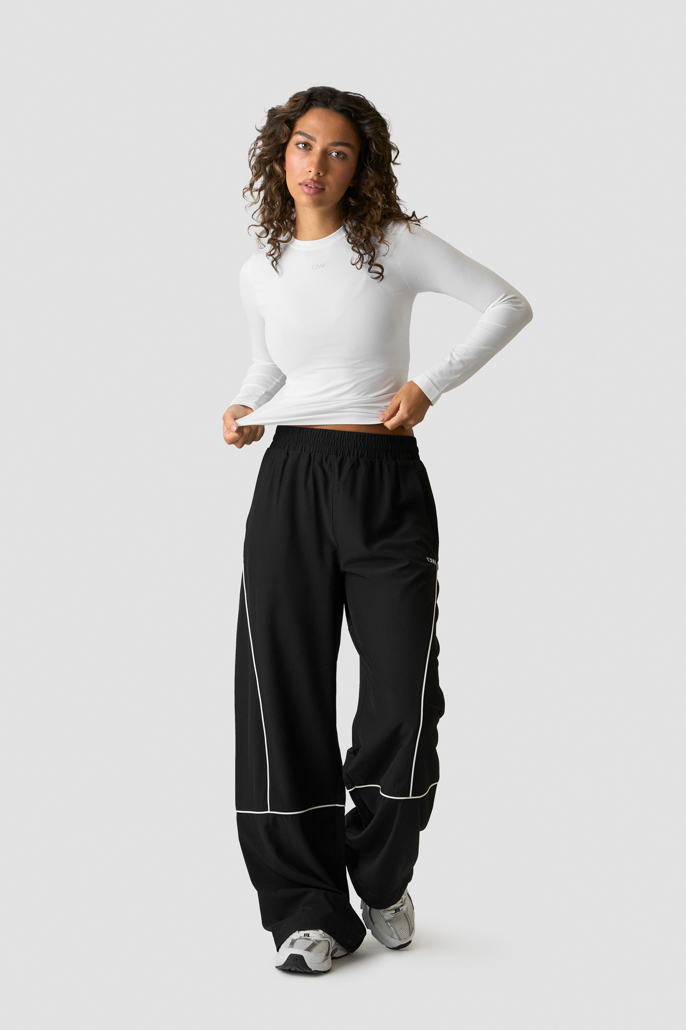 Essence Seamless Long Sleeve White Snow - image 4
