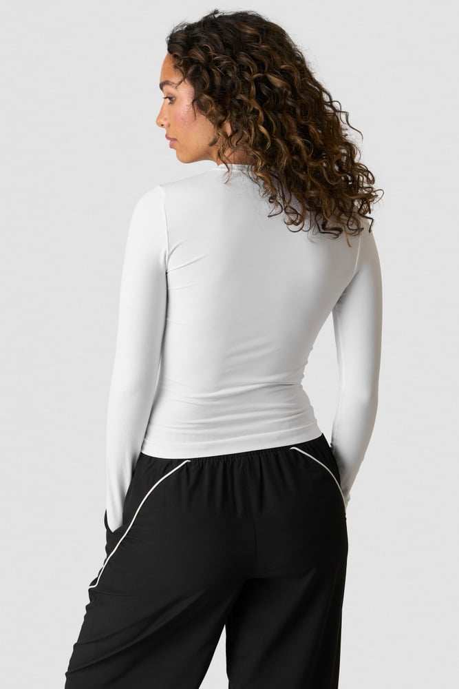 Essence Seamless Long Sleeve White Snow