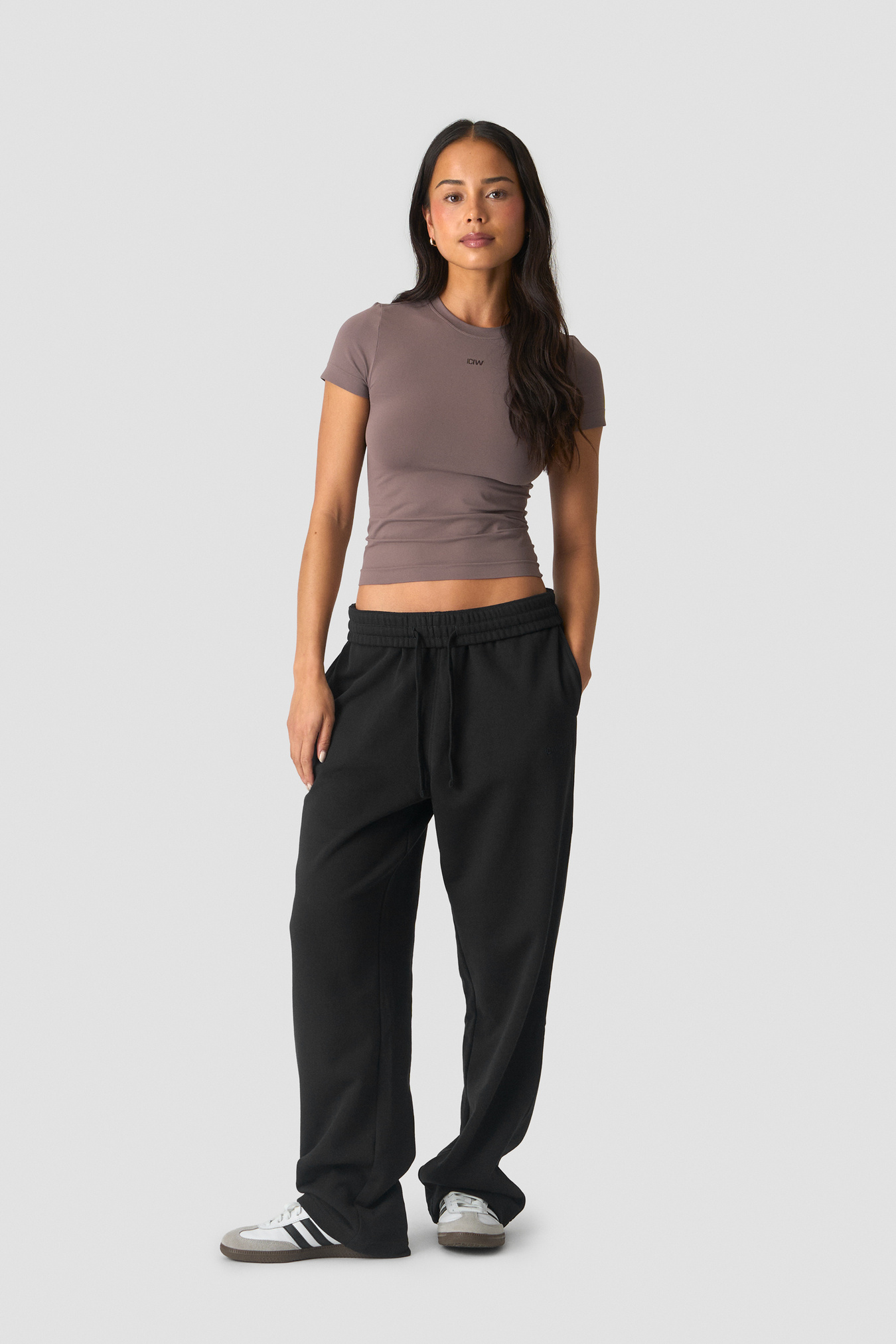 Essence Seamless Tee Dusty Brown - image 4
