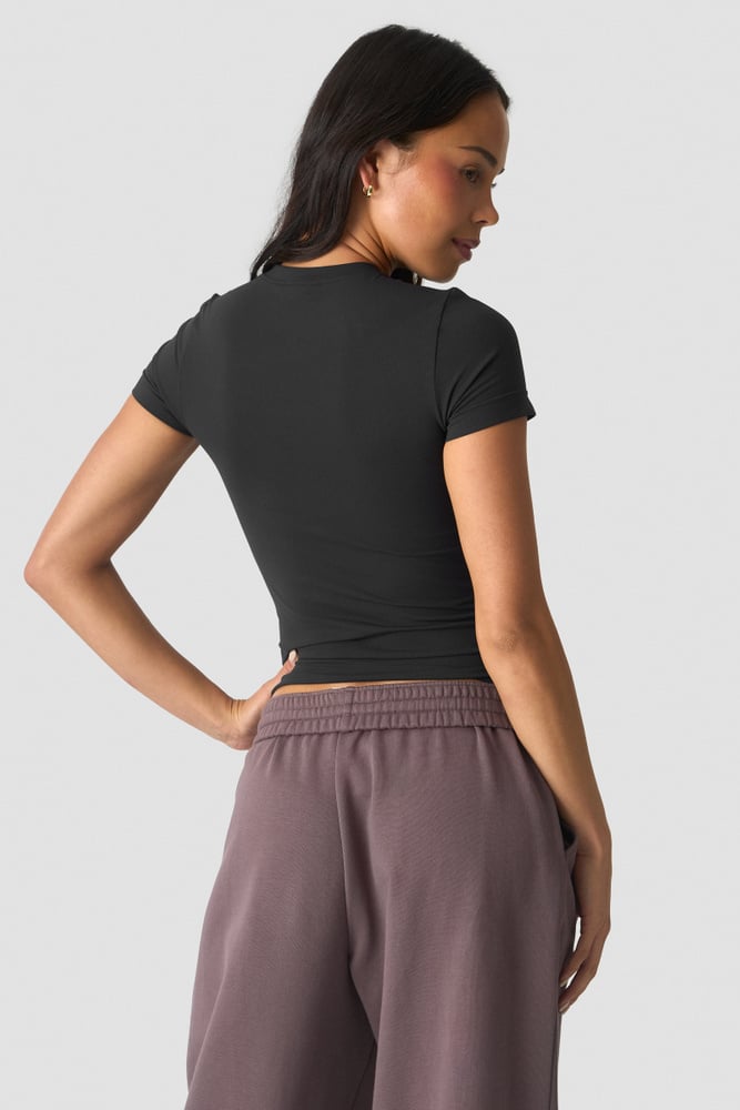 Essence Seamless Tee Black