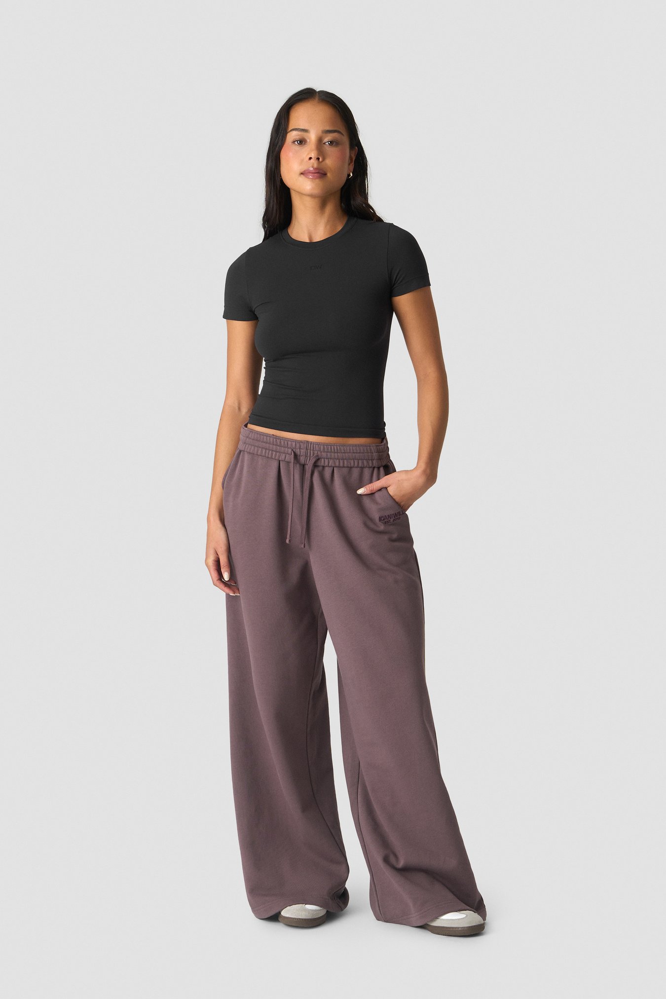 Essence Seamless Tee Black - image 4