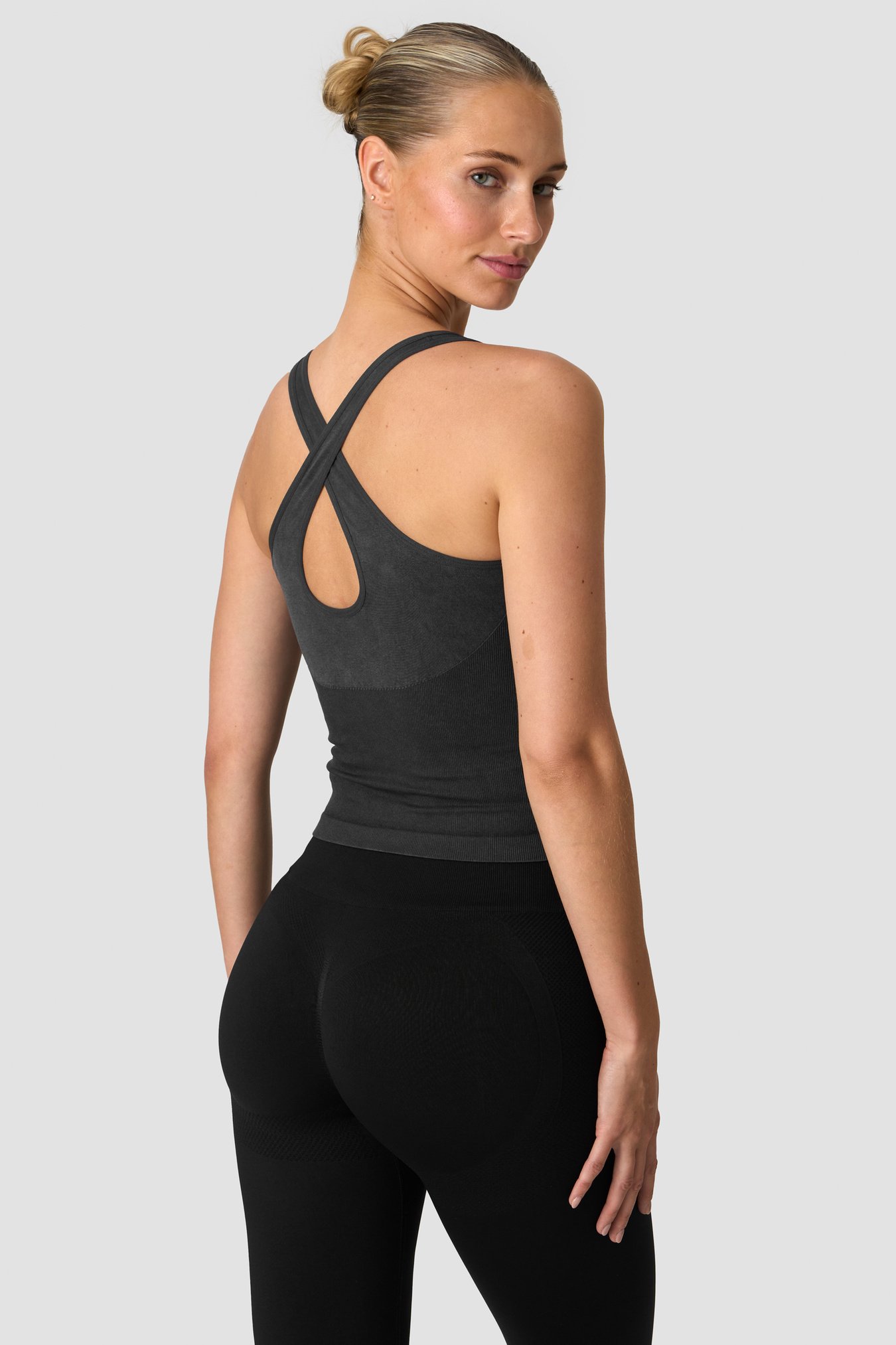 Sculpt Seamless V-neck Tank Stone Wash Black - image 2