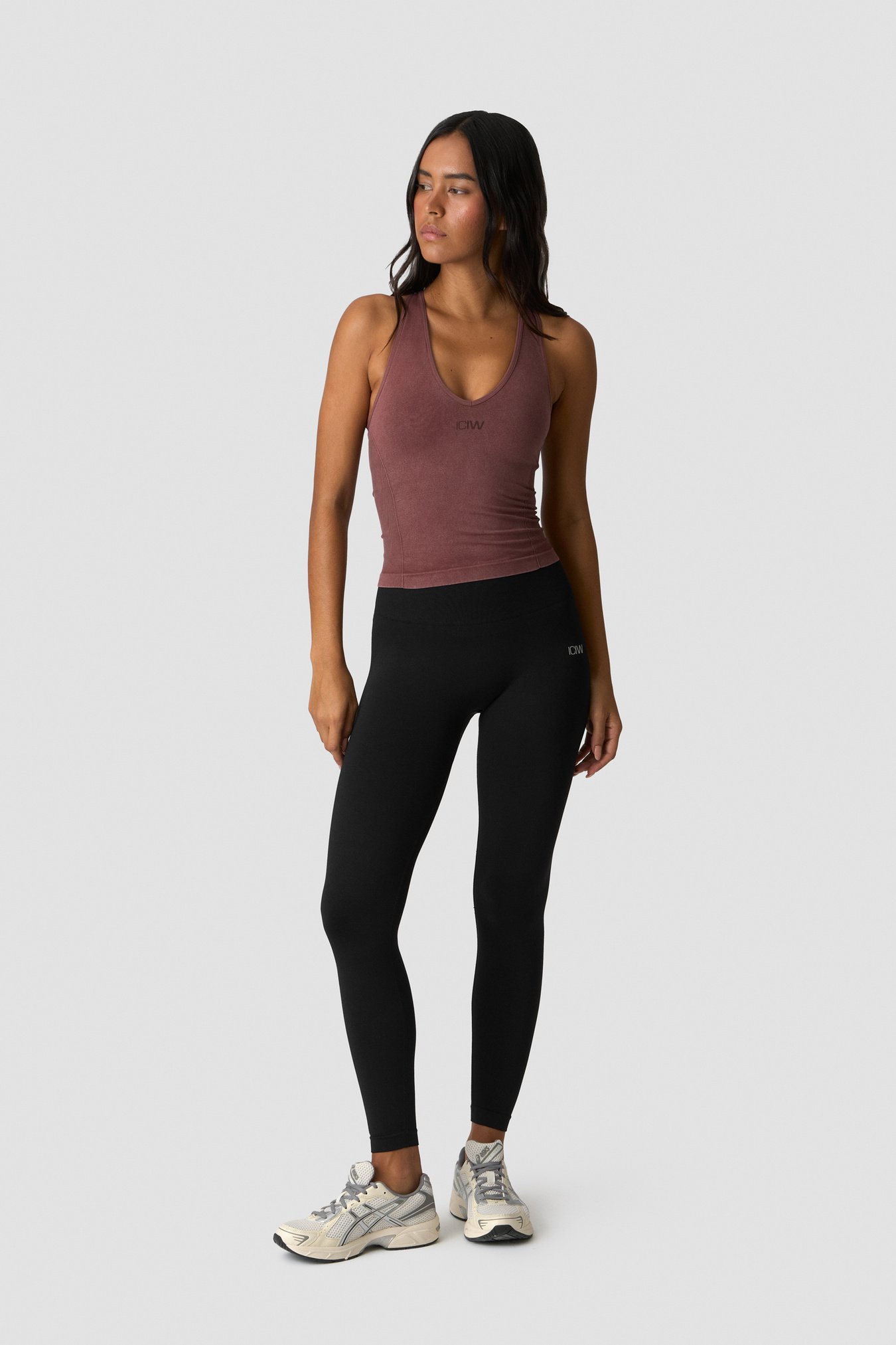 Sculpt Seamless V-neck Tank Auburn Brown - image 4
