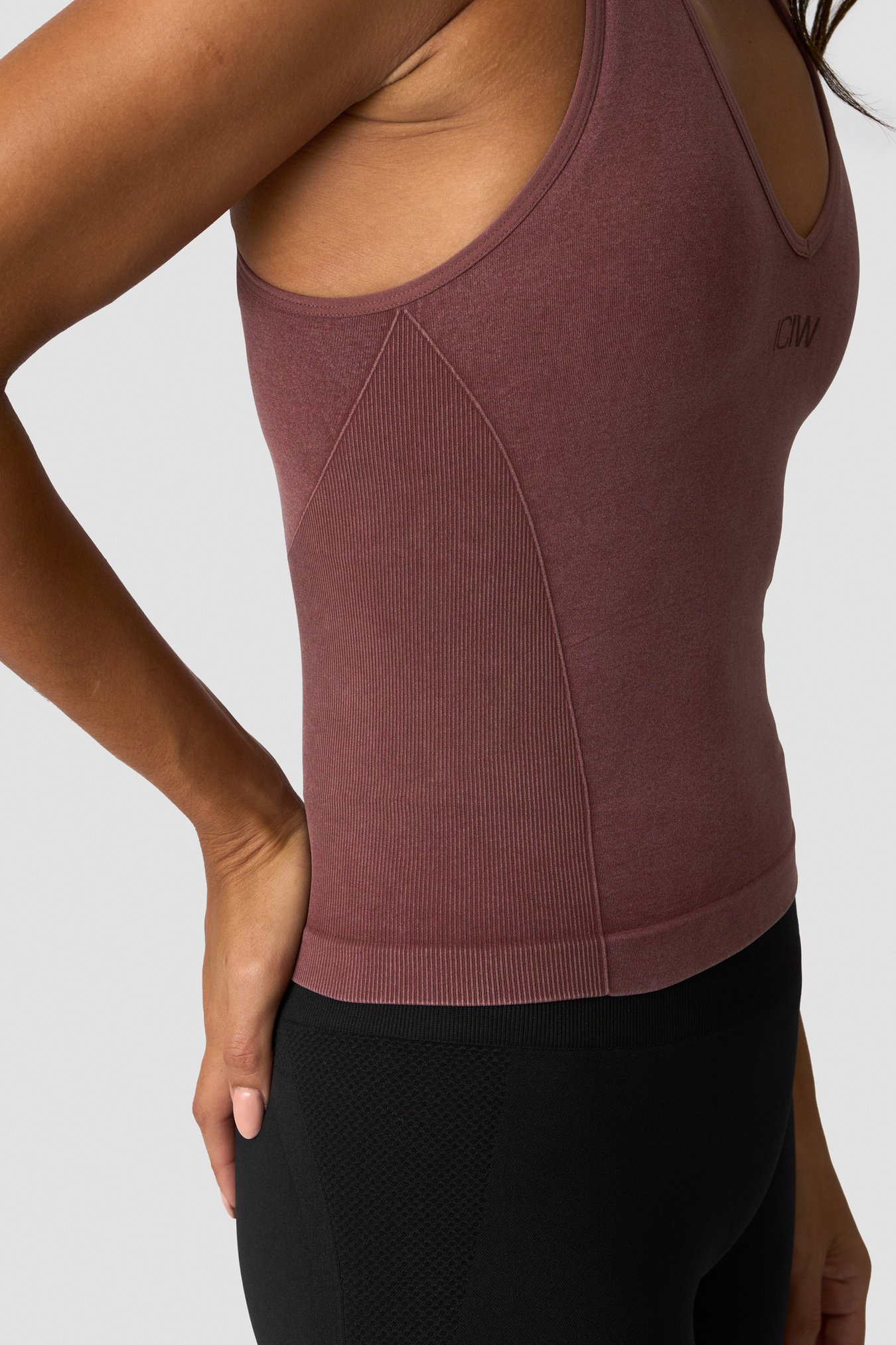 Sculpt Seamless V-neck Tank Auburn Brown - image 3