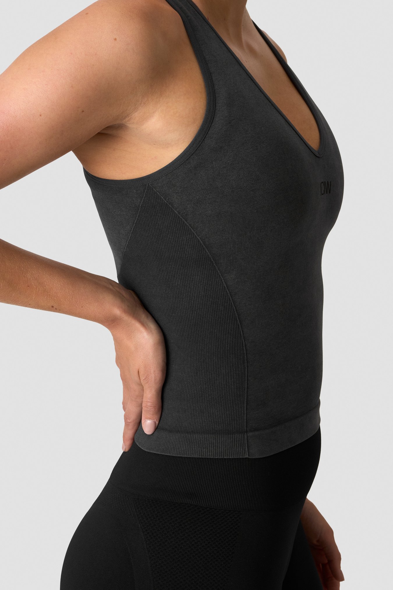 Sculpt Seamless V-neck Tank Stone Wash Black - image 1