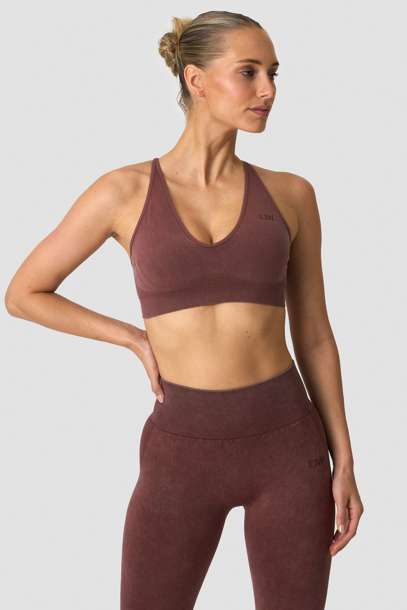 Sculpt Seamless V-neck Sports Bra Auburn Brown - bild 1