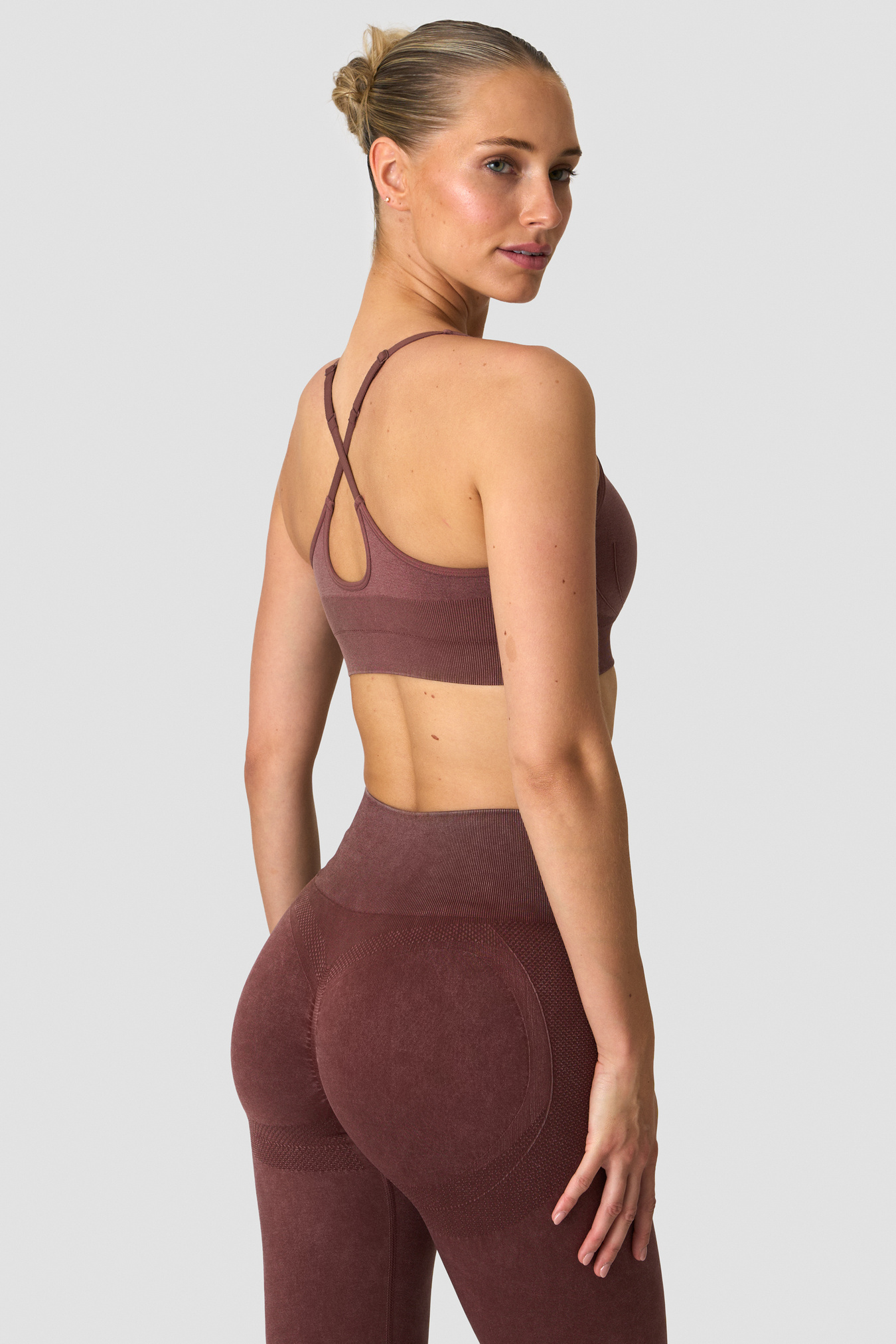 Sculpt Seamless V-neck Sports Bra Auburn Brown - bild 3
