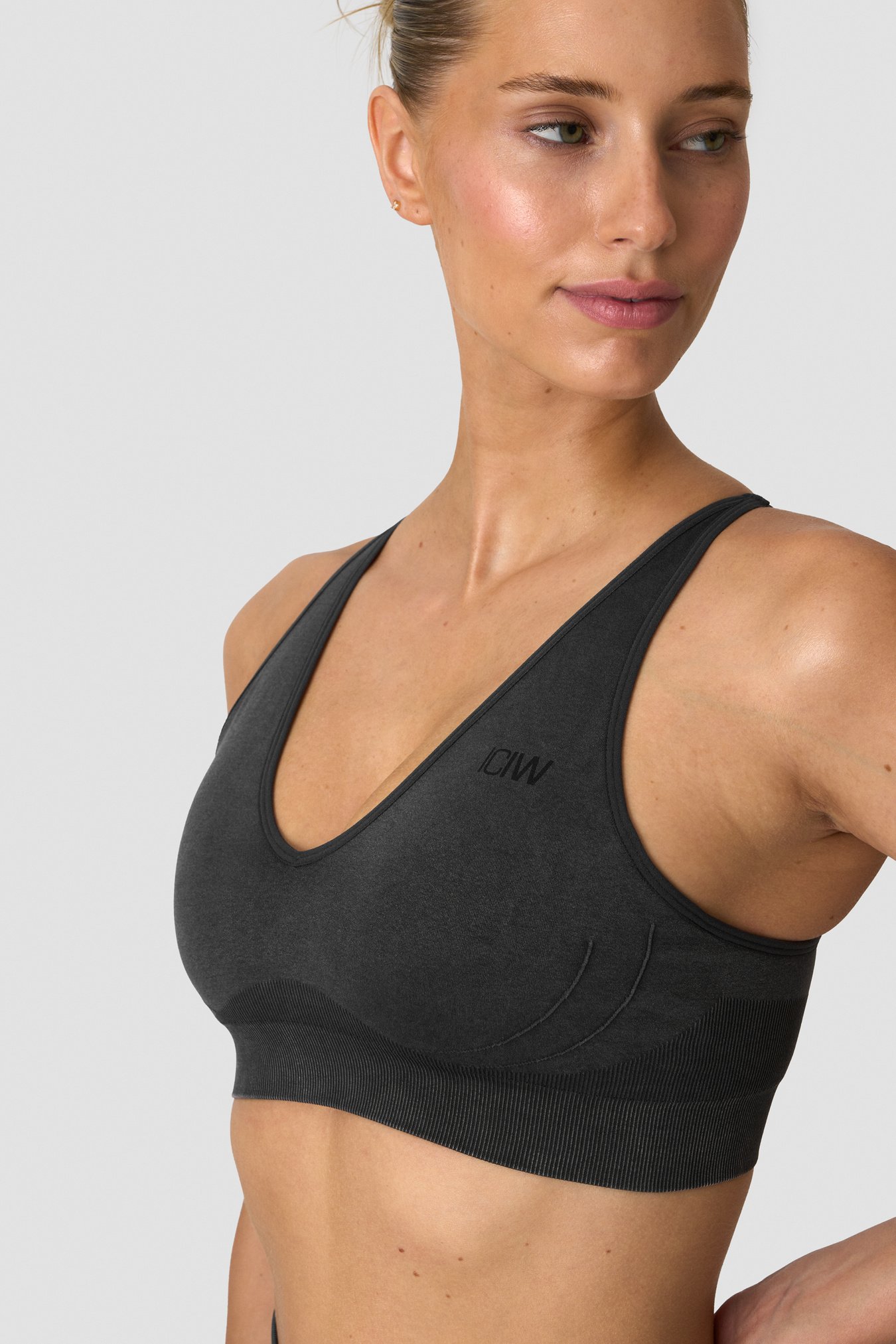 Sculpt Seamless V-neck Sports Bra Stone Wash Black - image 2